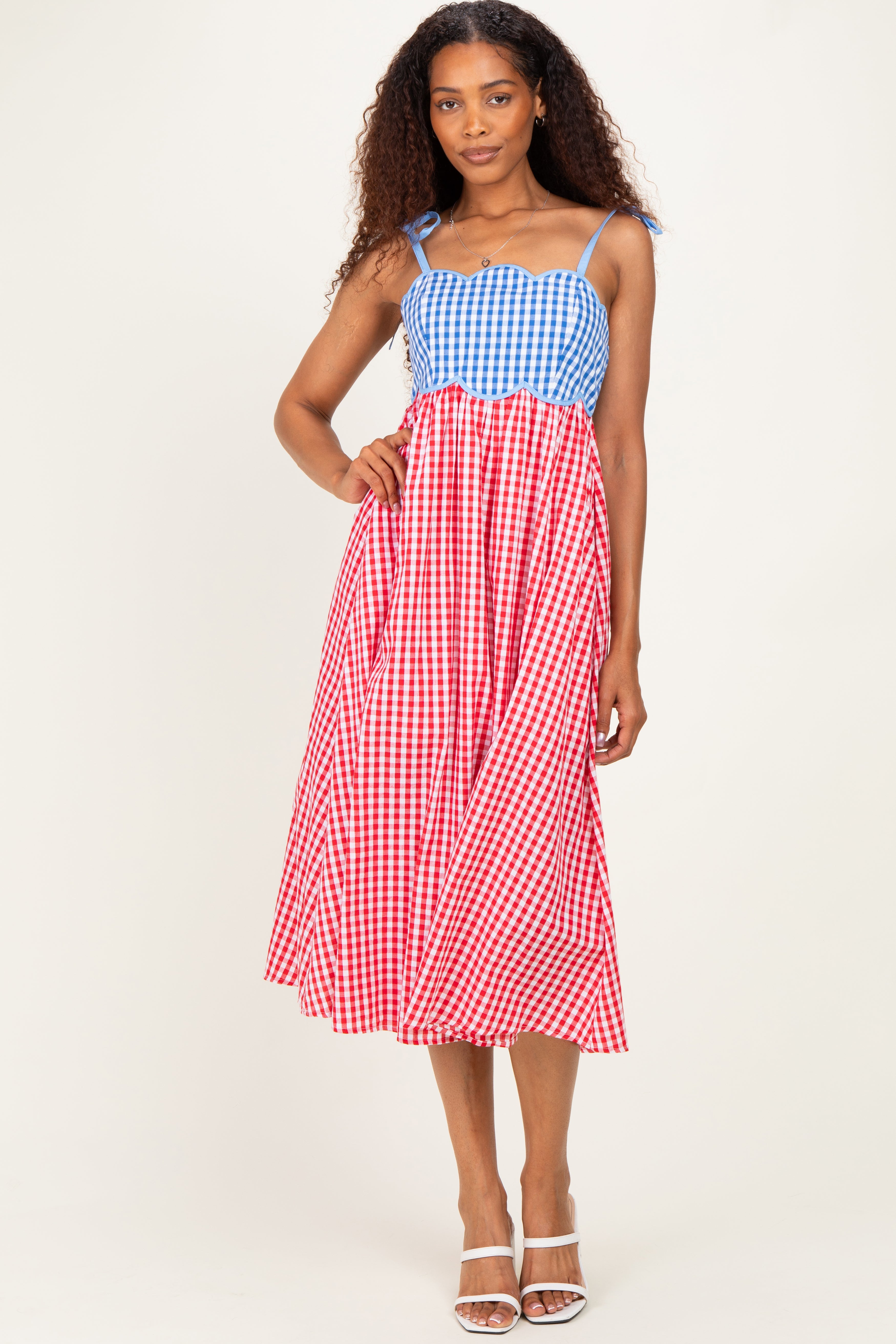 Rotes Umstands-Midikleid mit Vichy-Karo, Colourblock und Muschelsaum