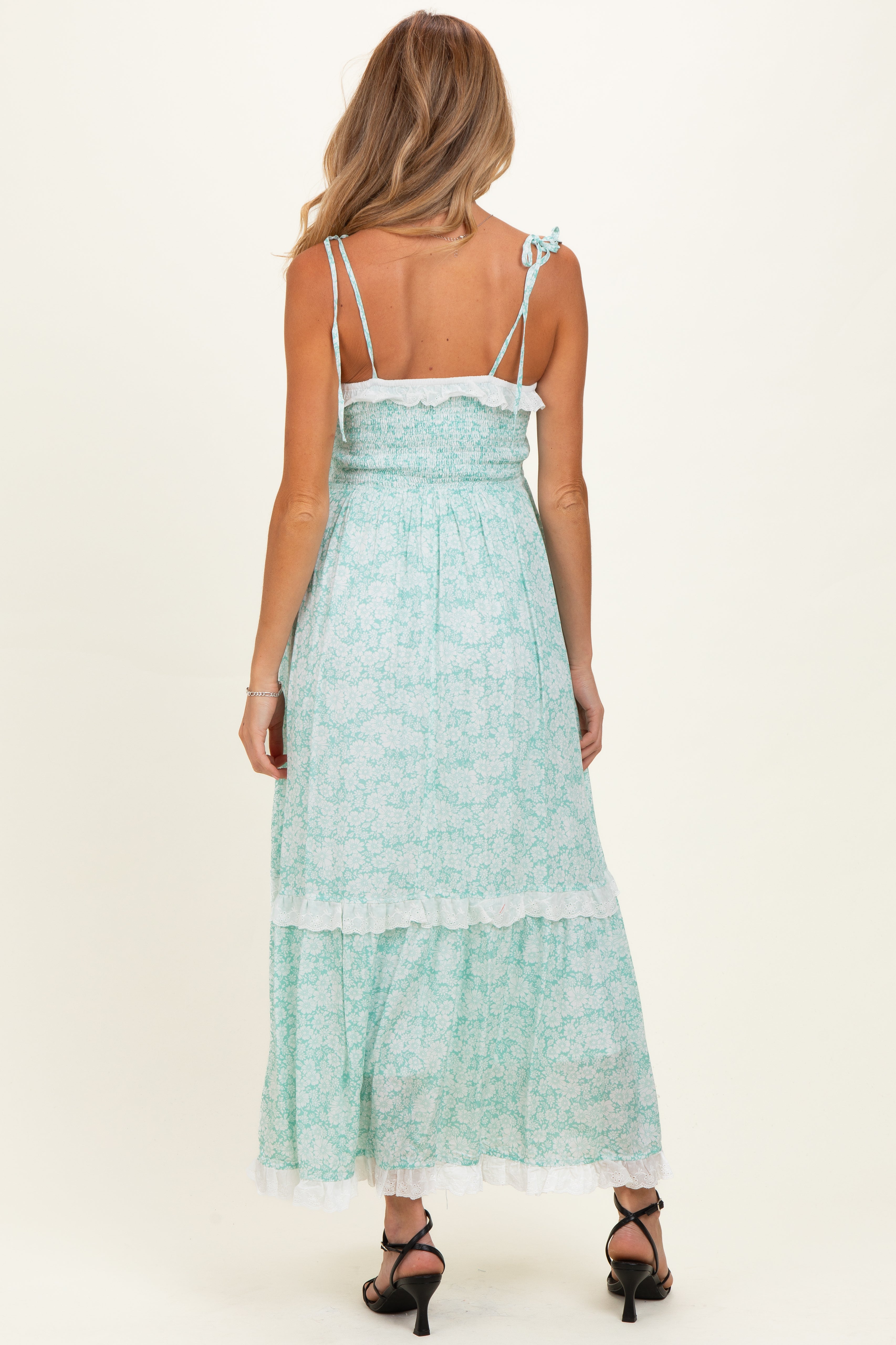 Umstands-Maxikleid mit Blumenmuster, Schulterbändern und Volantdetail