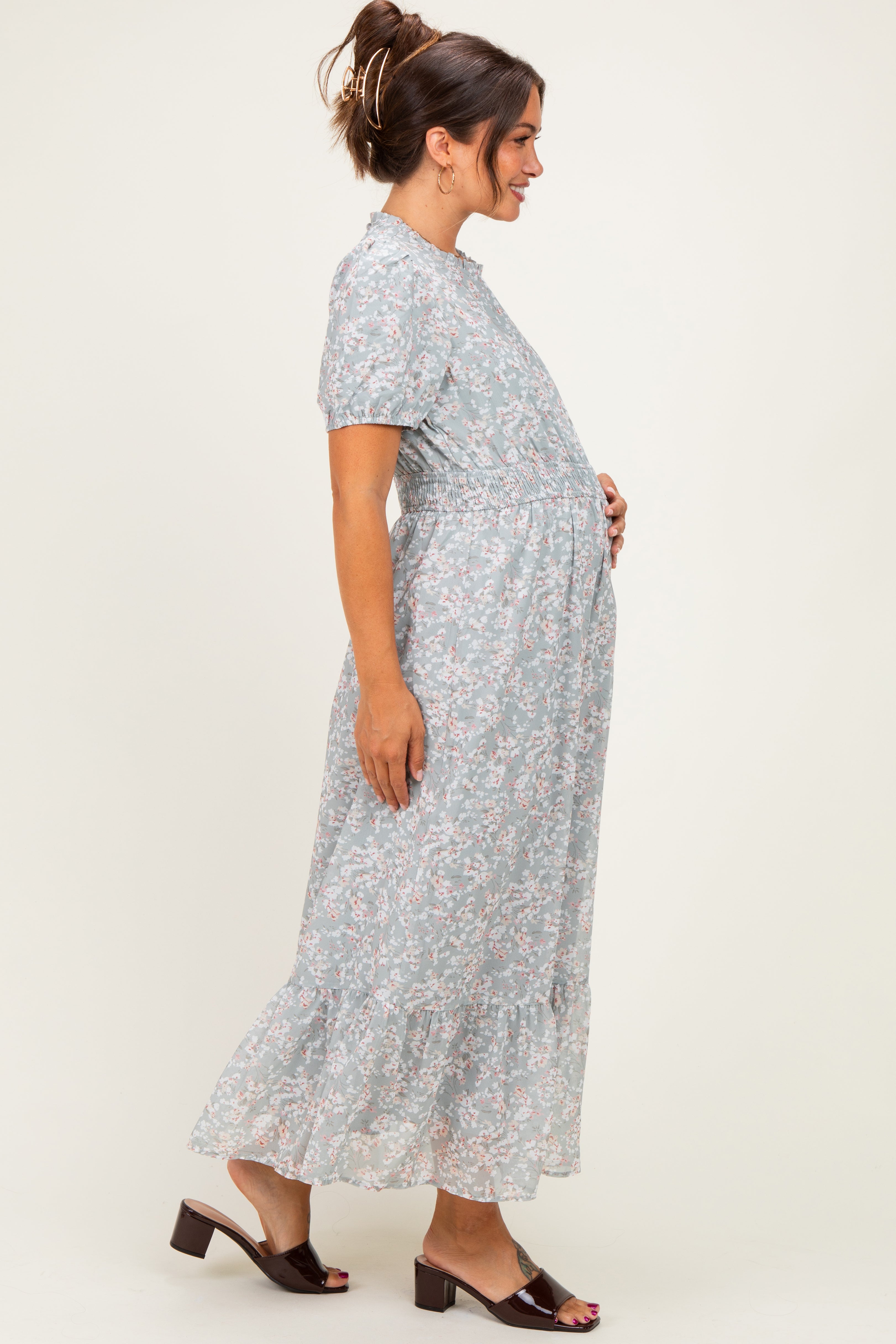 Umstands-Maxikleid aus Blümchen-Chiffon