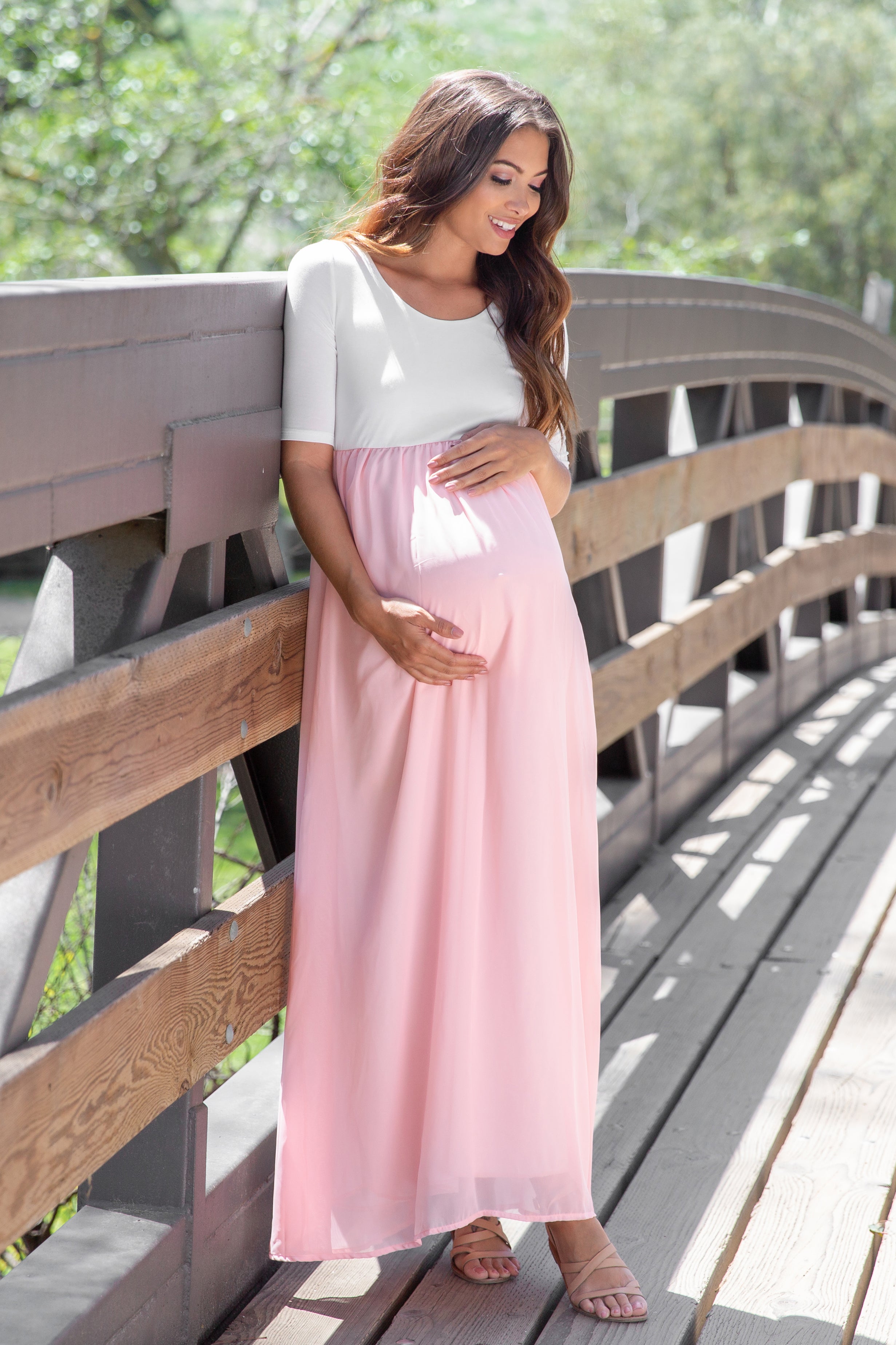 Umstandsmaxikleid in Petite aus Chiffon im Colourblock-Design