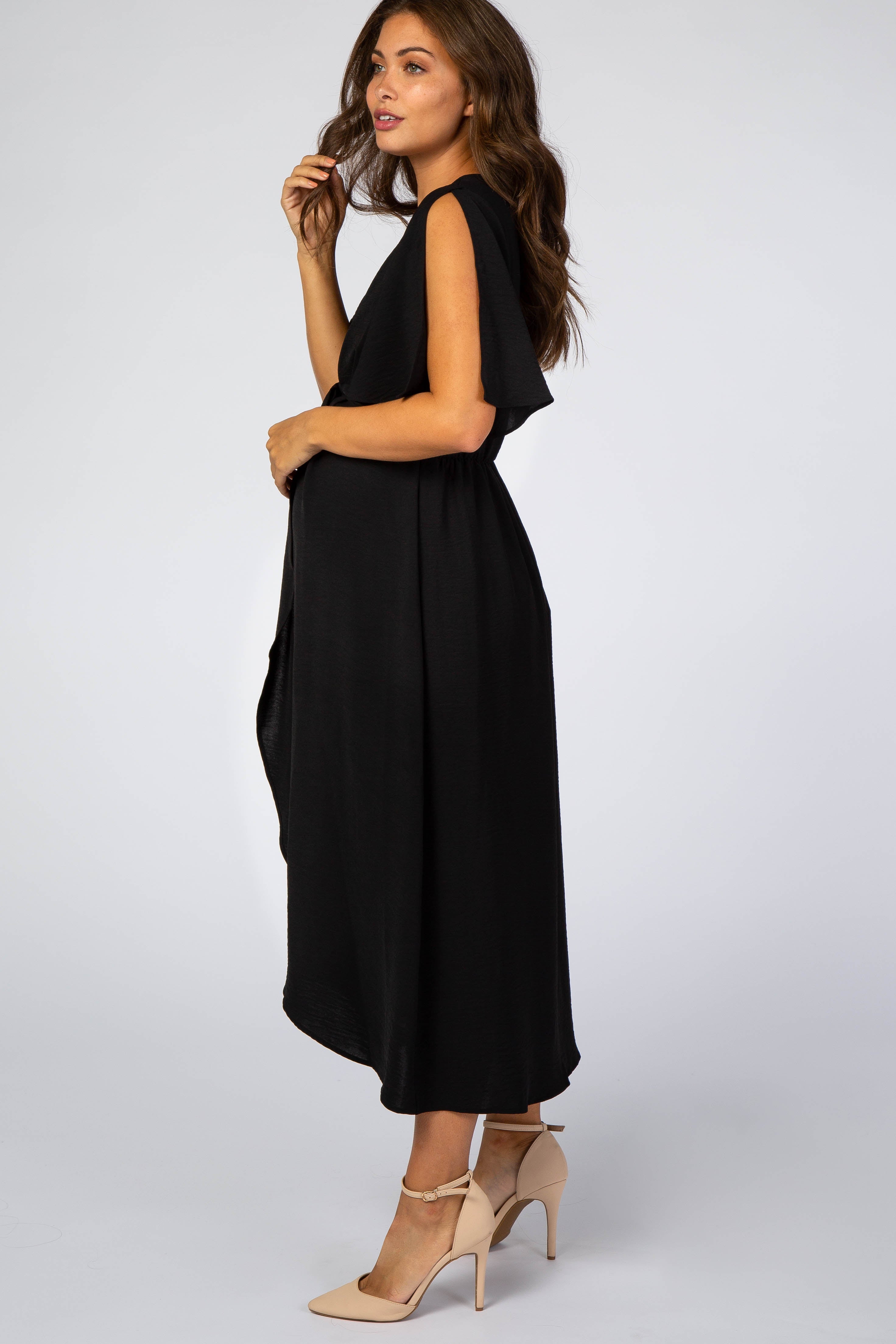 Umstands-Wickel-Midikleid mit offenen Ärmeln in Schwarz