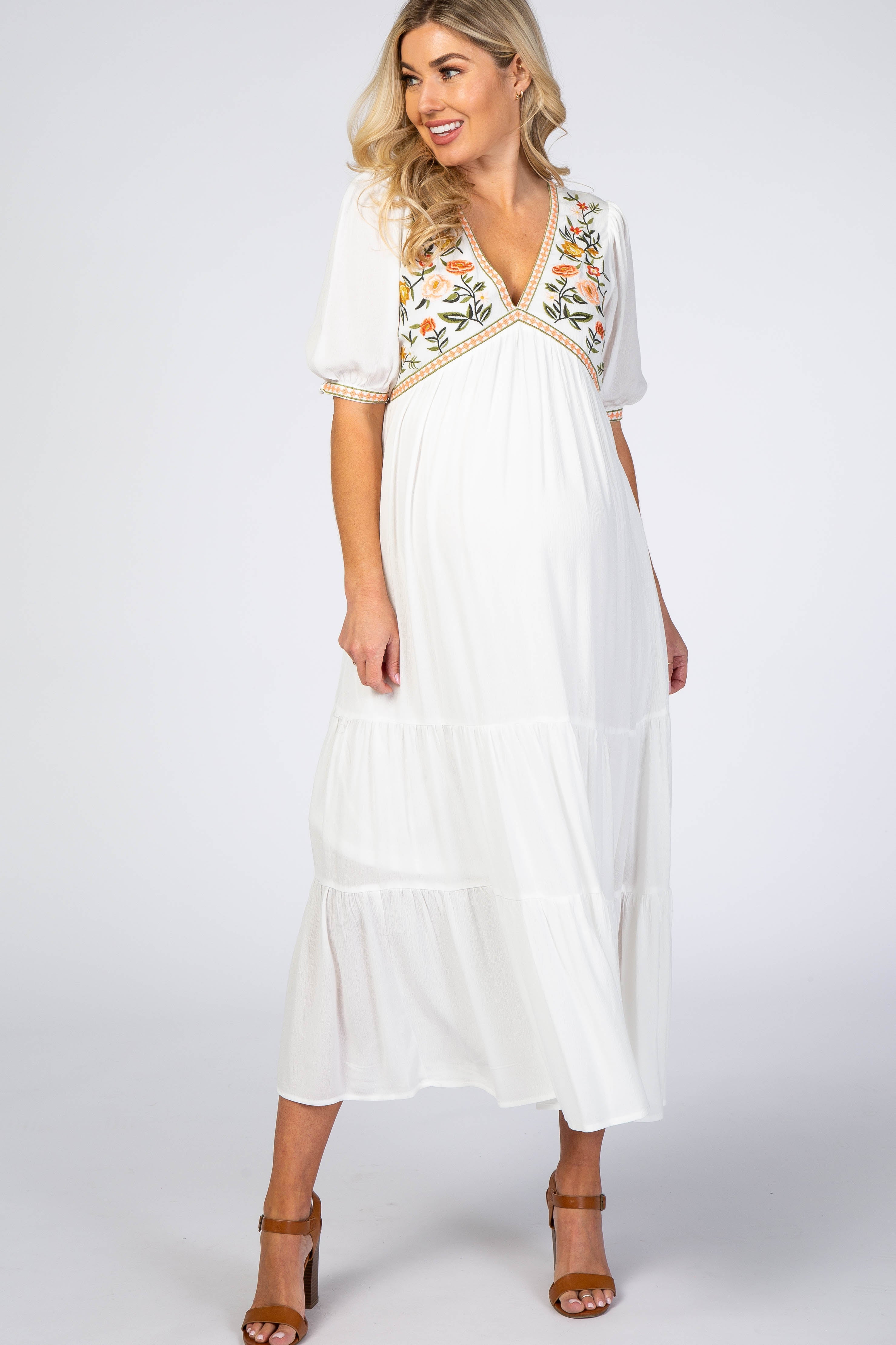 Umstands-Midikleid mit Blumenstickerei in Elfenbein