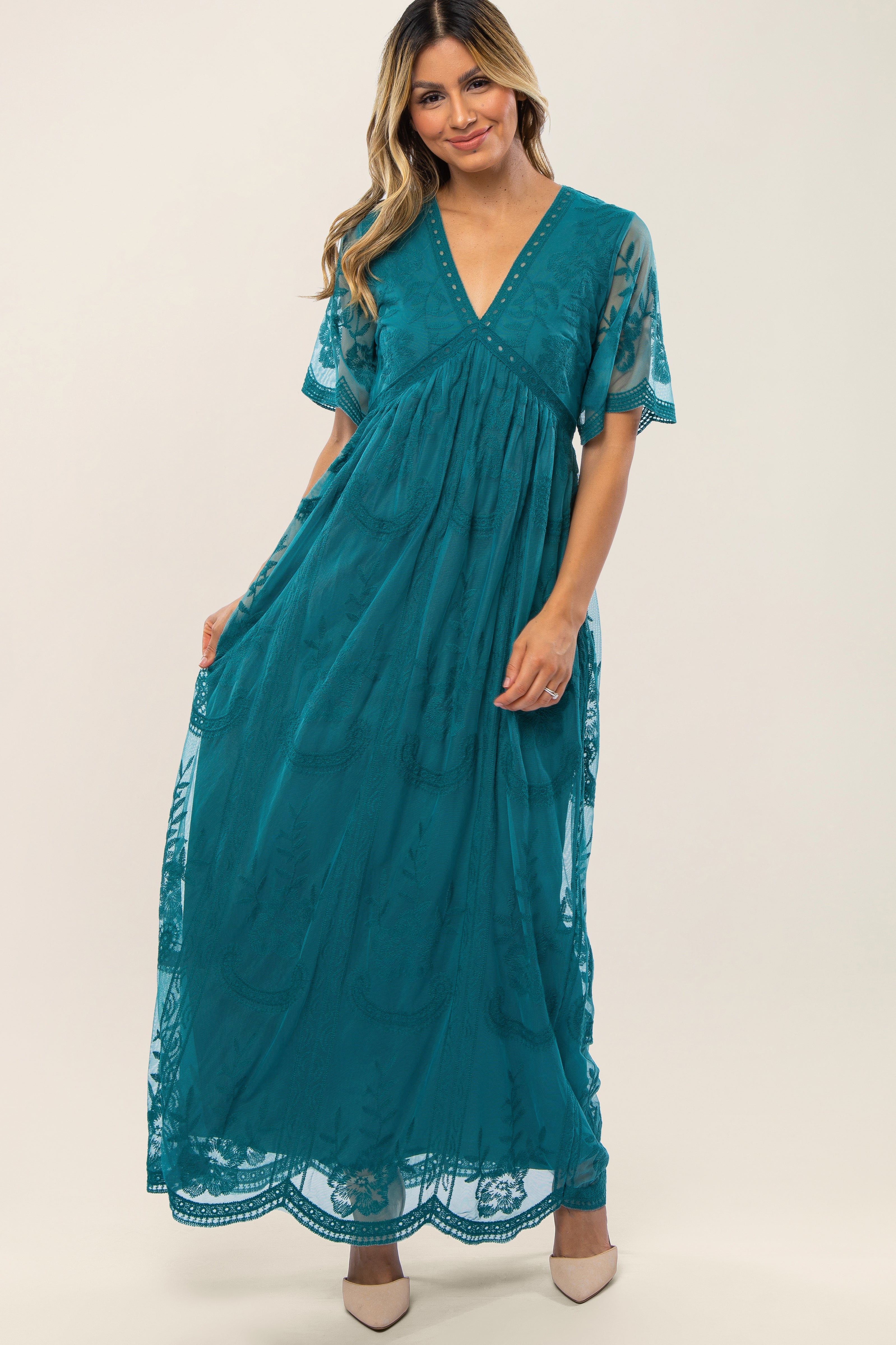 Umstandsmaxikleid mit Spitzen-Mesh-Überwurf