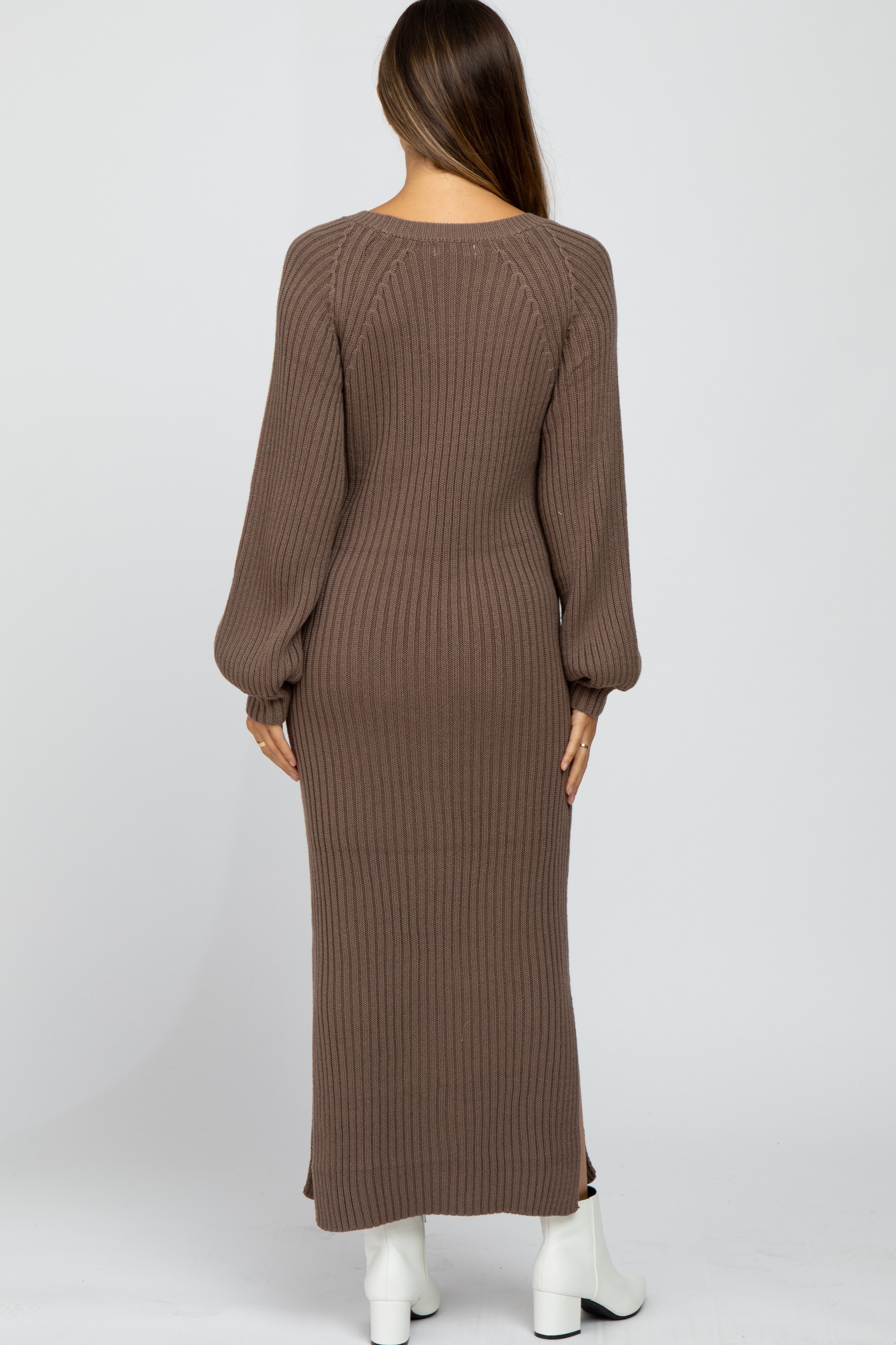 Umstandsmaxikleid aus Strick mit Seitenschlitz in Taupe