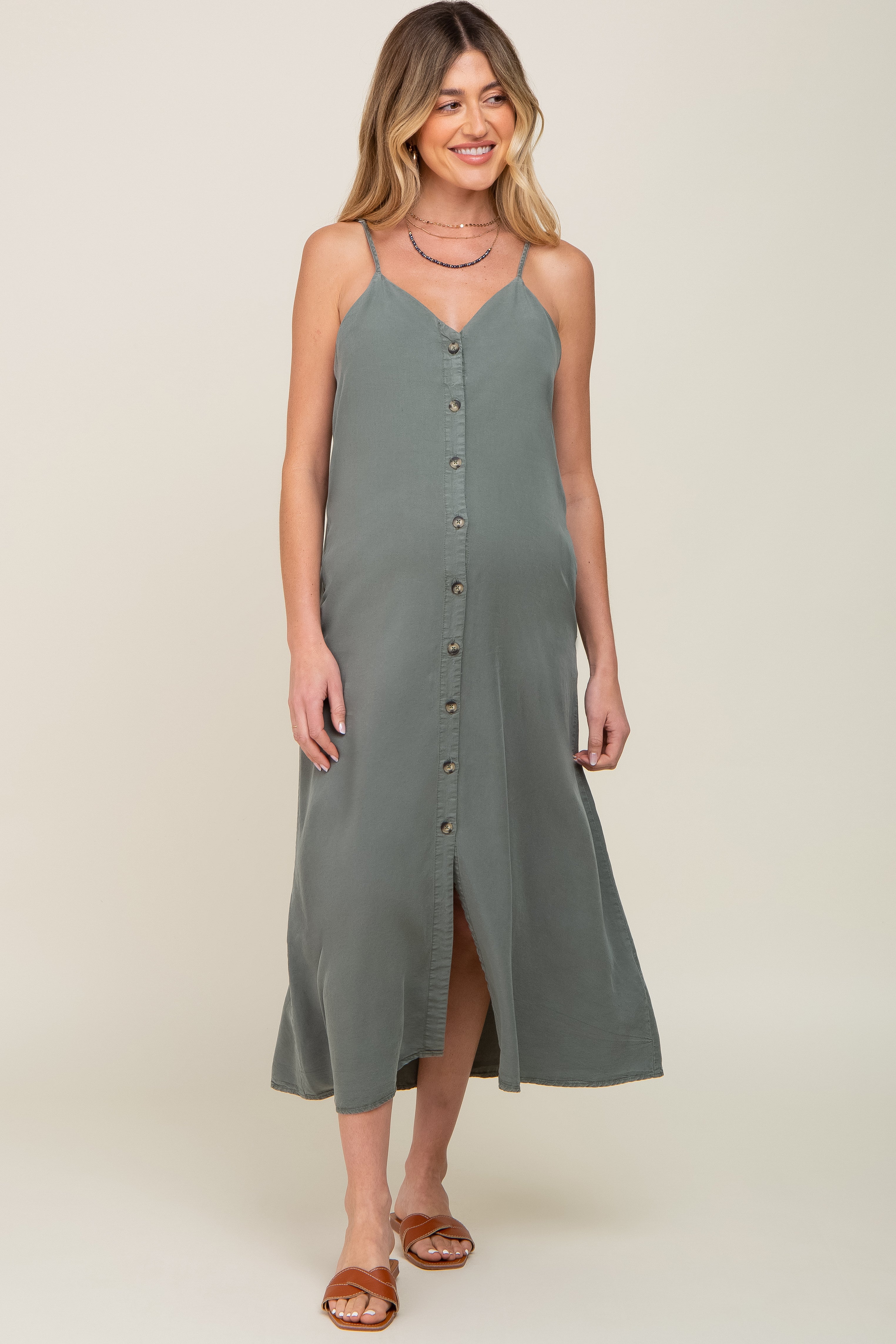 Umstands-Trägerkleid in Midi-Länge mit Knopfleiste
