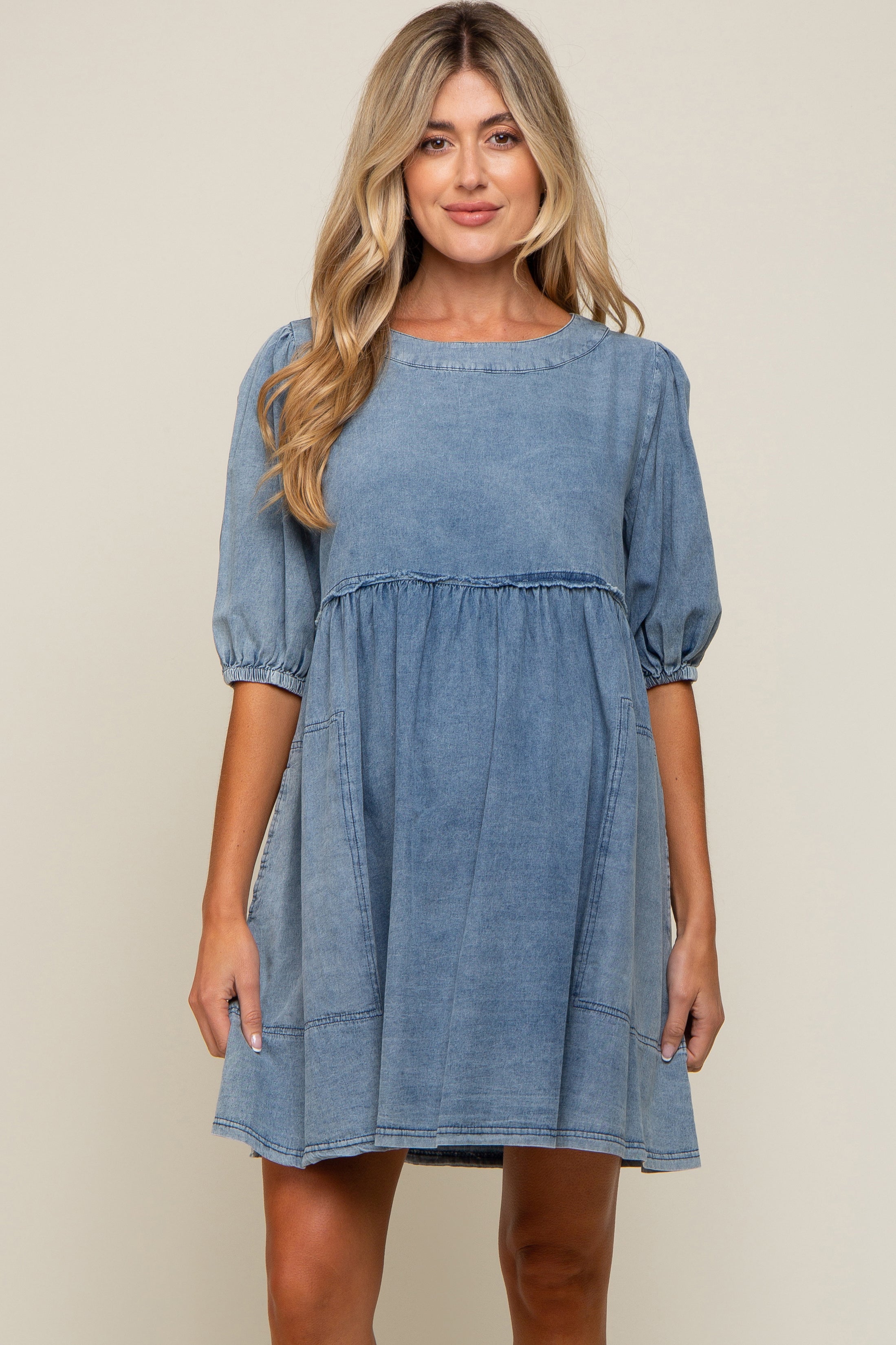 Umstands-Minikleid aus Chambray in verwaschenem Denim-Look in Blau