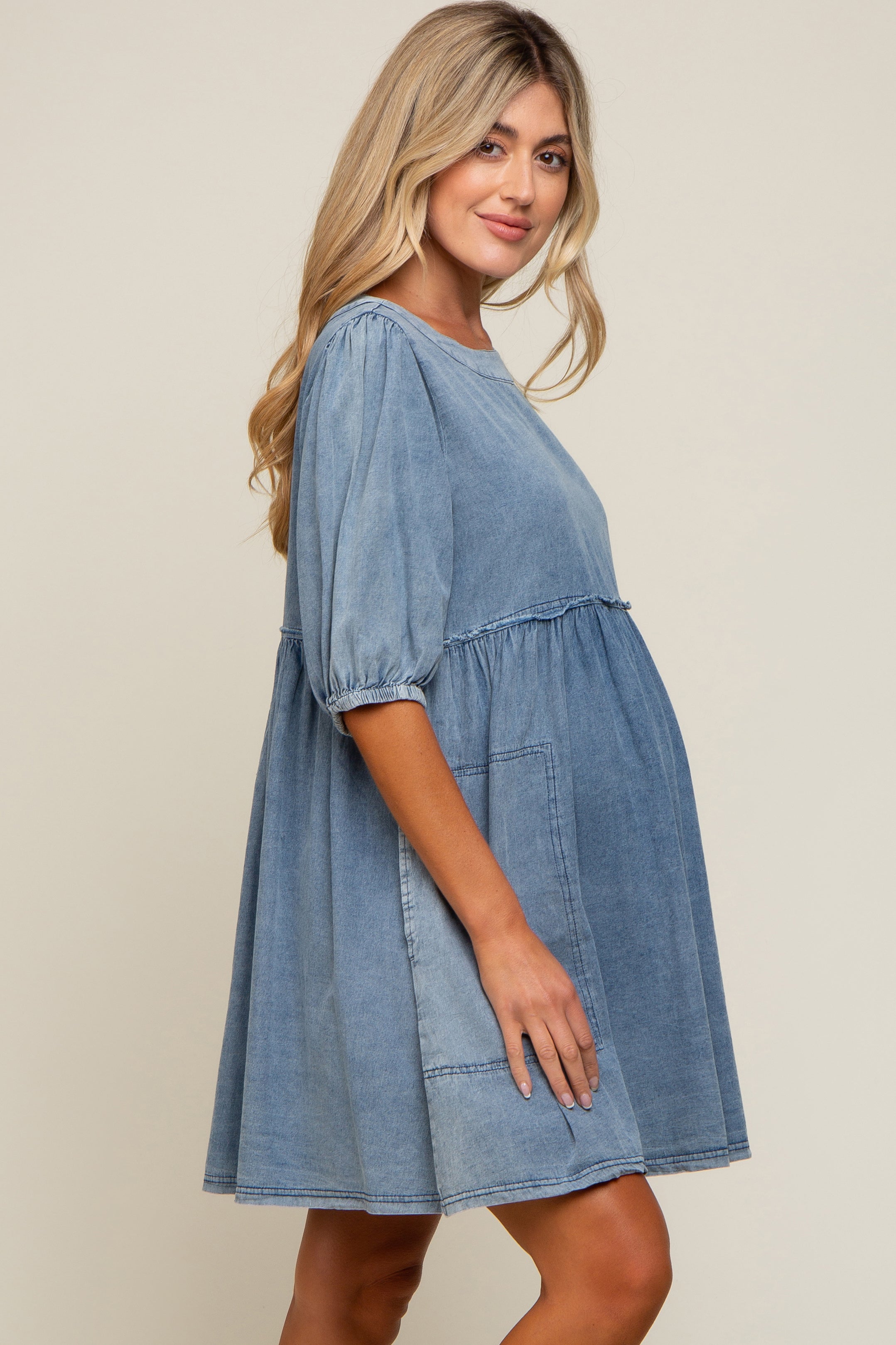 Umstands-Minikleid aus Chambray in verwaschenem Denim-Look in Blau