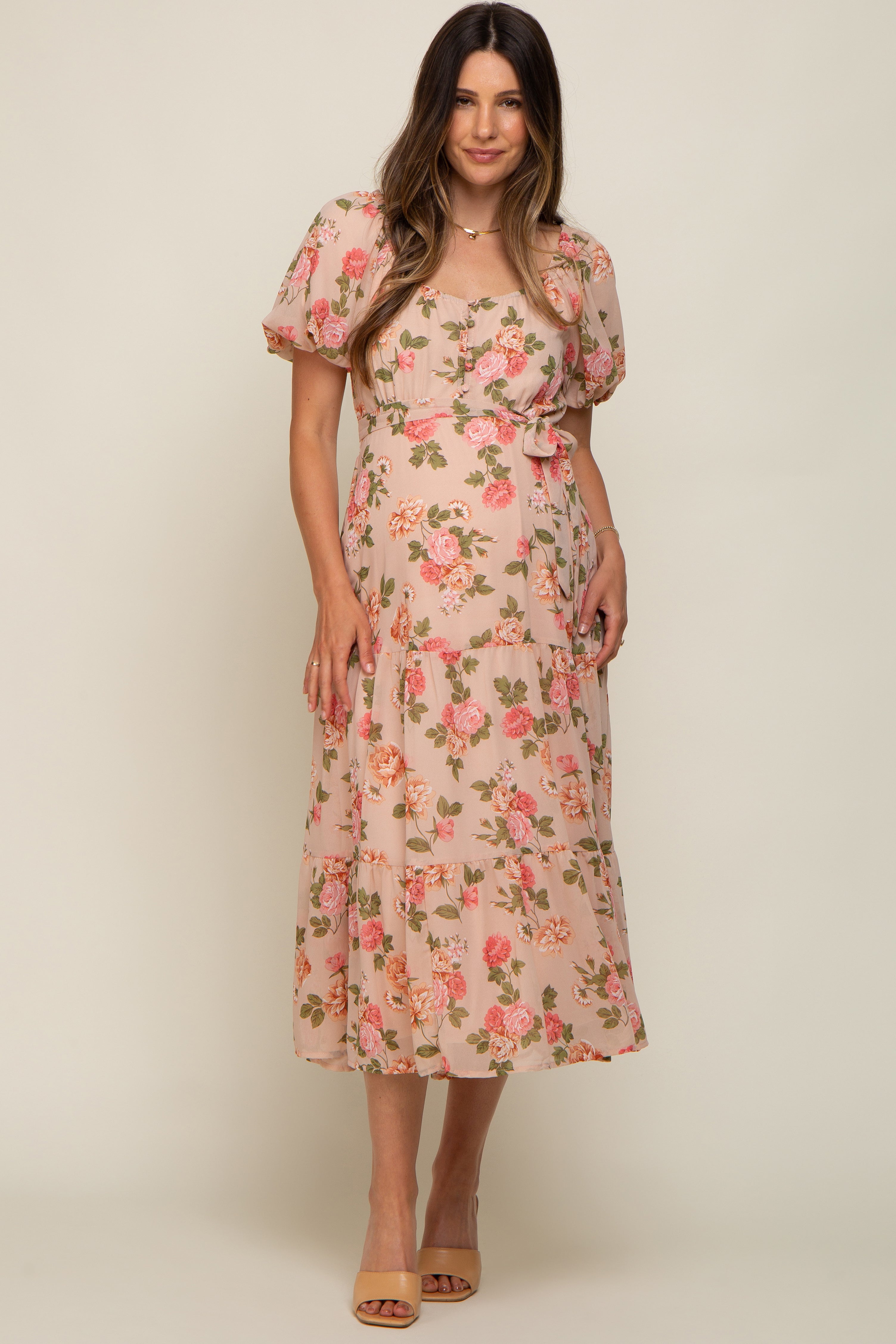 Geblümtes Umstands-Midikleid mit Knopfleiste und Puffärmeln