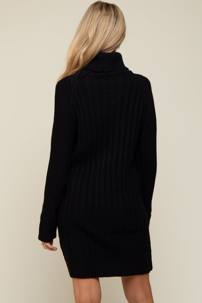 Umstands-Pulloverkleid mit Rollkragen in Schwarz