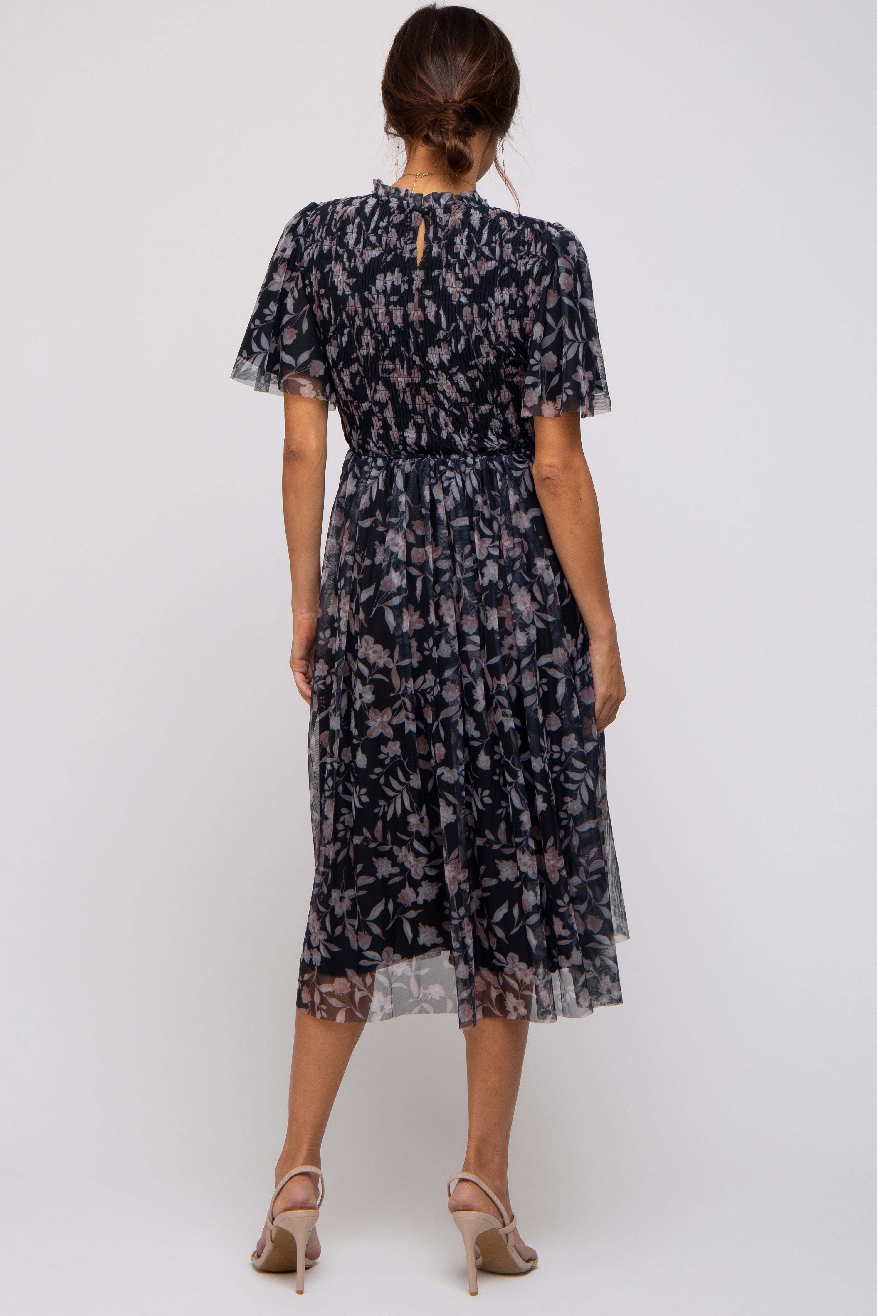 Umstands-Midikleid aus Mesh-Strick mit Blumenmuster und Smok in Schwarz
