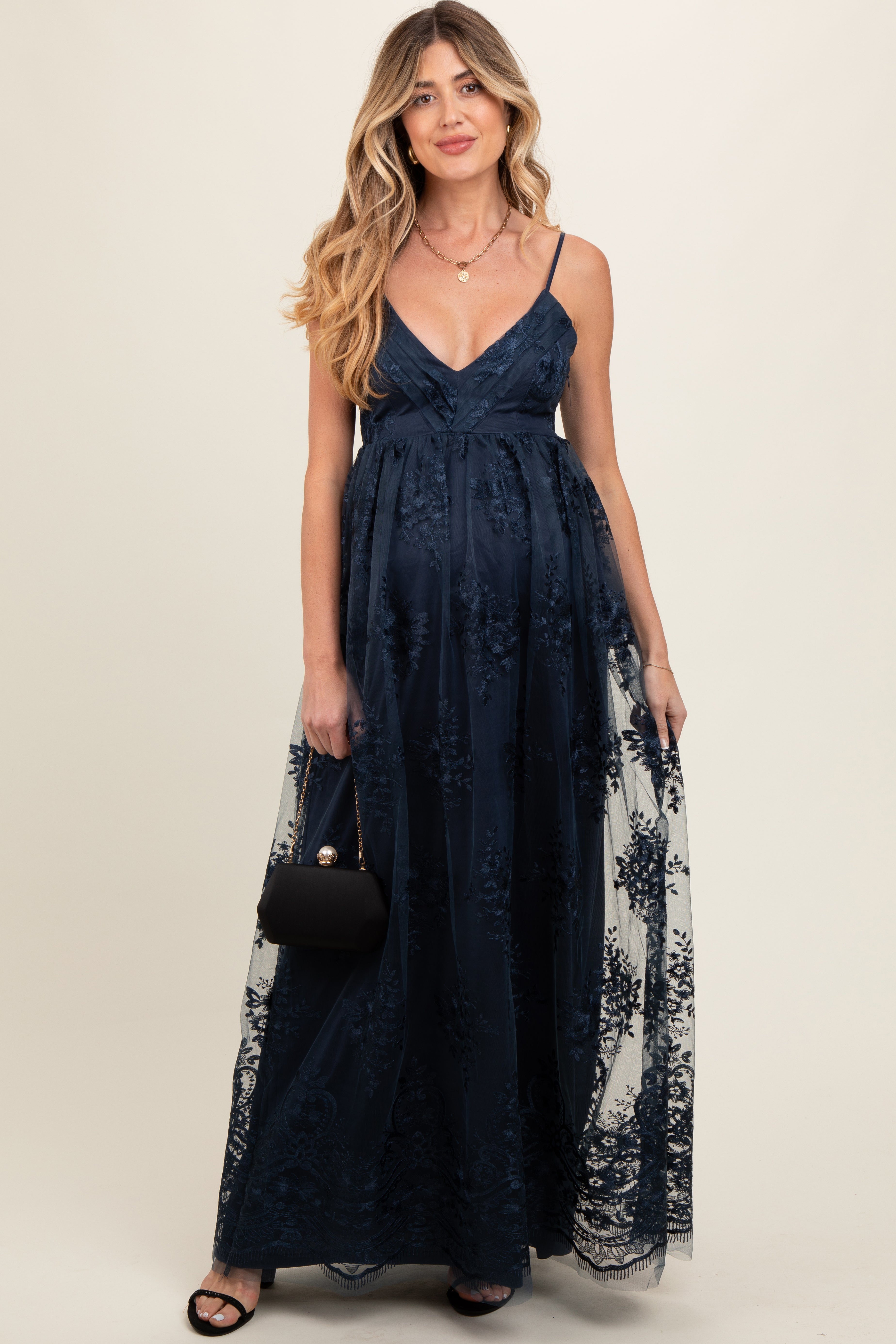 Umstands-Maxikleid mit Blumen-Spitzenüberwurf