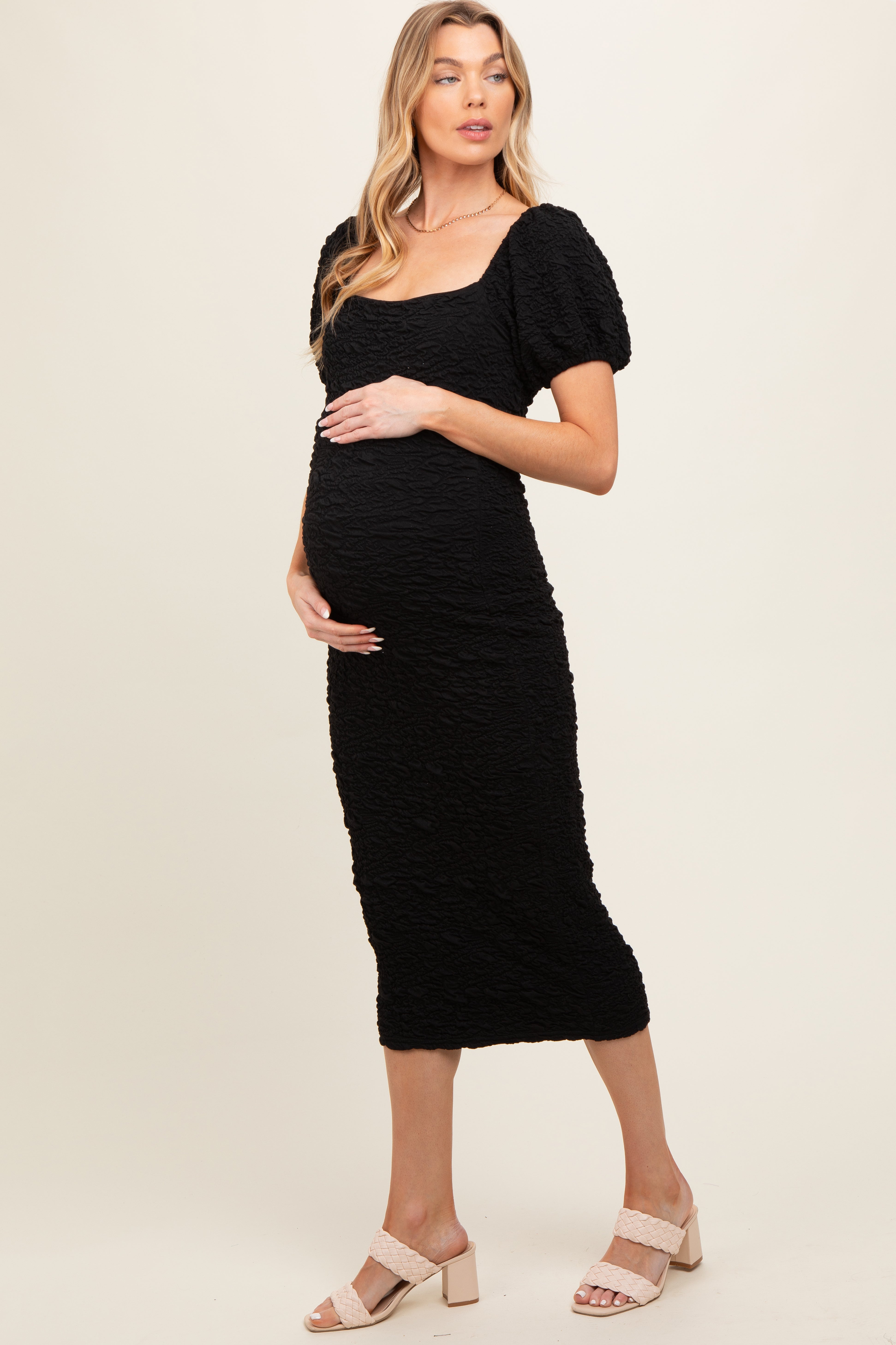 Umstands-Midikleid mit Struktur, eckigem Ausschnitt und Puffärmeln
