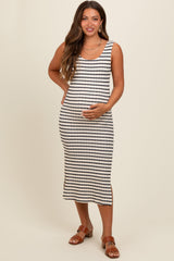 Gestreiftes Umstands-Midikleid mit Seitenschlitz