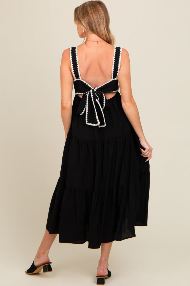 Umstands-Midikleid mit Wellenborte und Stufenrock in Schwarz