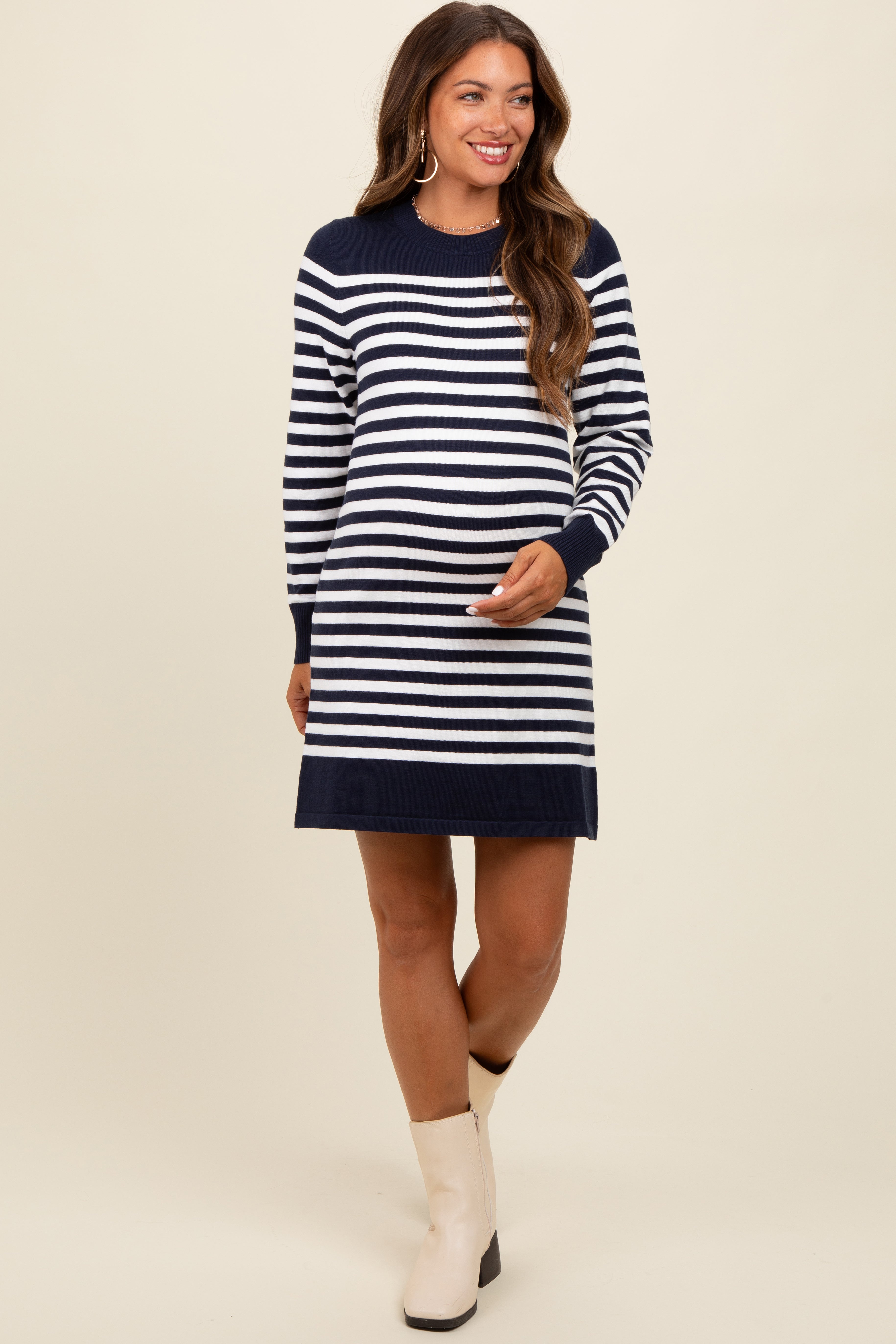 Marineblaues Umstands-Minikleid aus Strick mit Streifen und langen Ärmeln