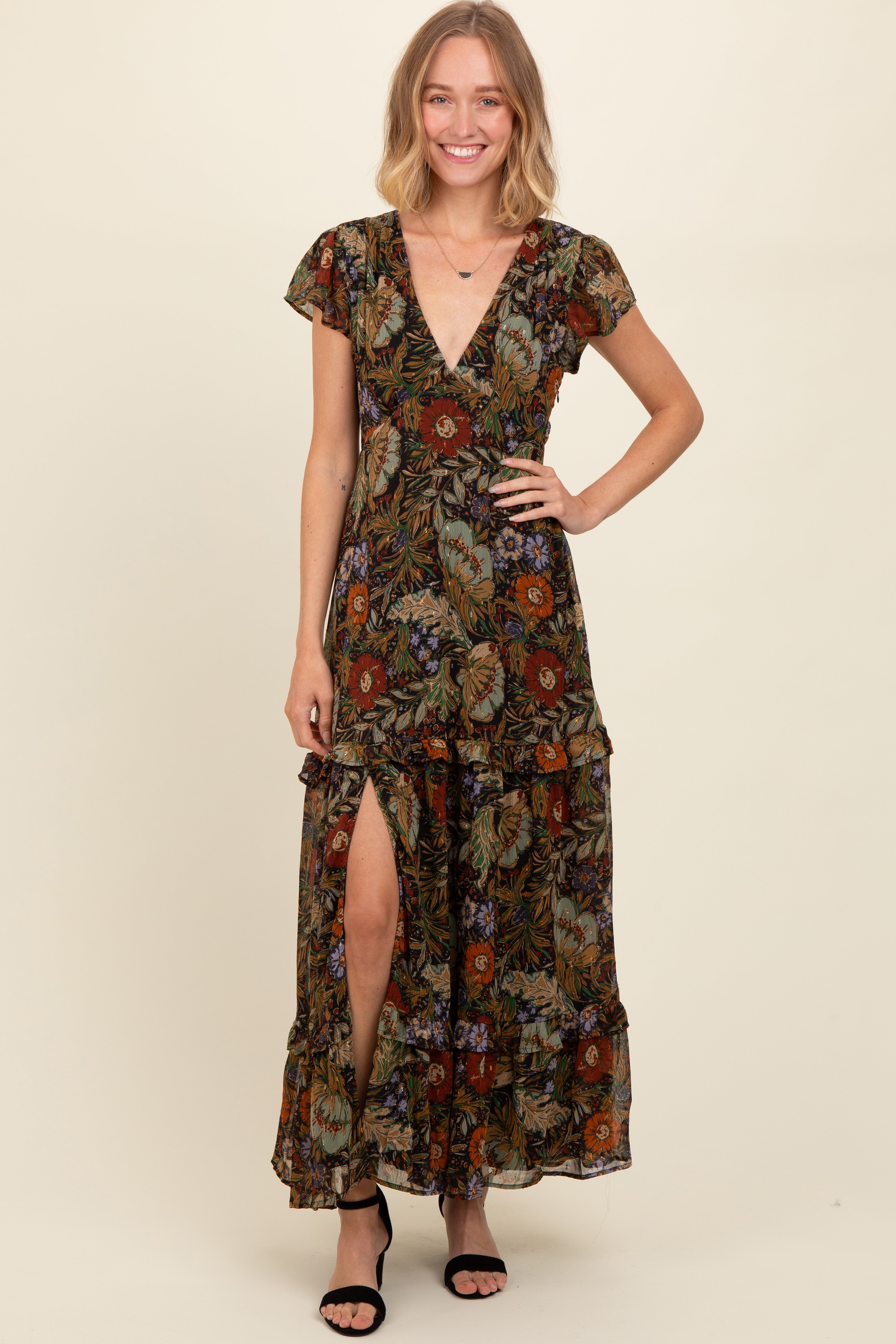 Schwarzes Umstands-Maxikleid mit Blumenmuster, tiefem V-Ausschnitt und Stufenrock