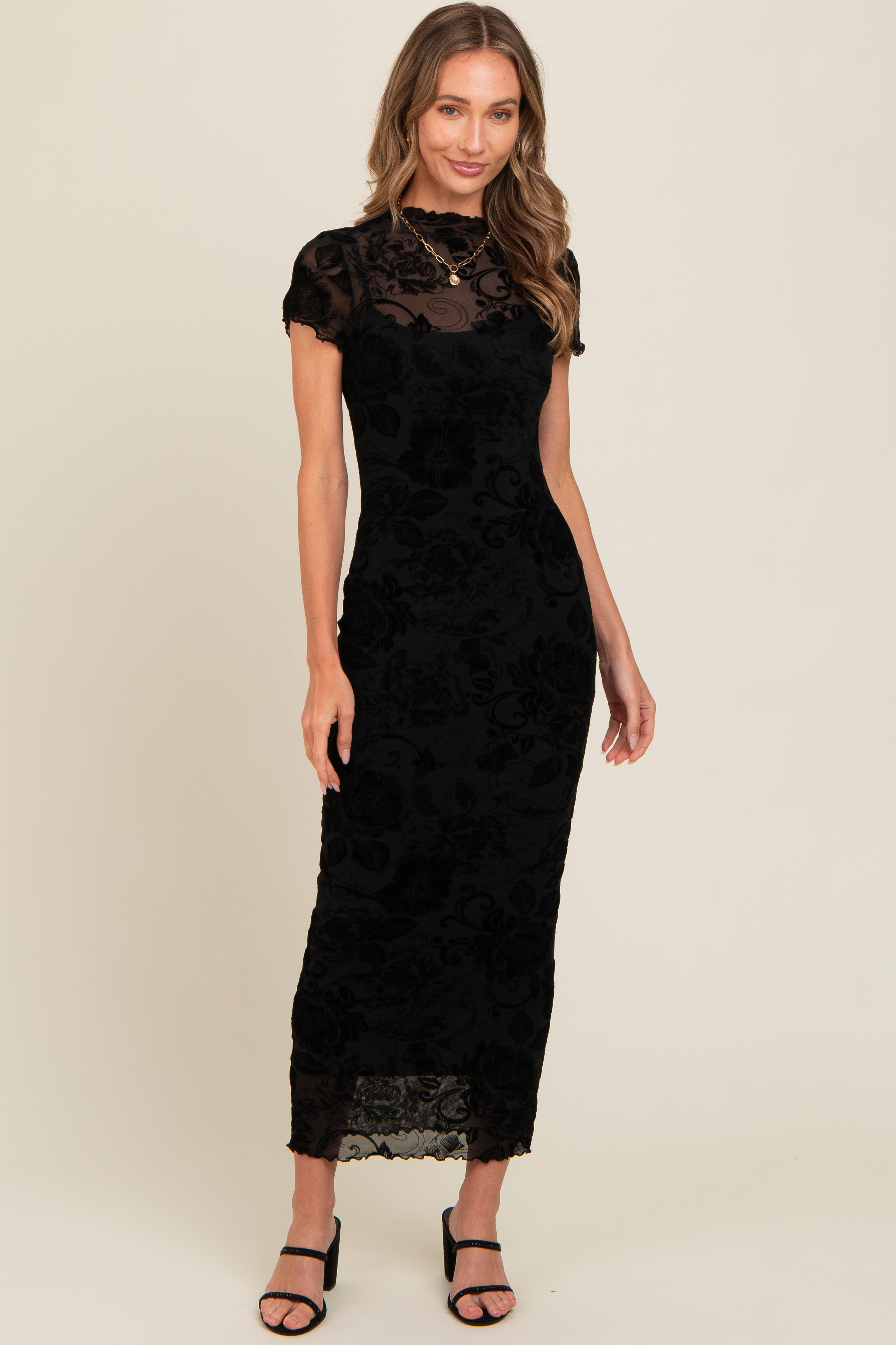 Florales figurbetontes Umstands-Maxikleid mit Mesh-Überwurf in Schwarz