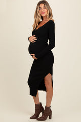 Umstands-Midikleid aus Rippstrick mit Seitenschlitz in Schwarz