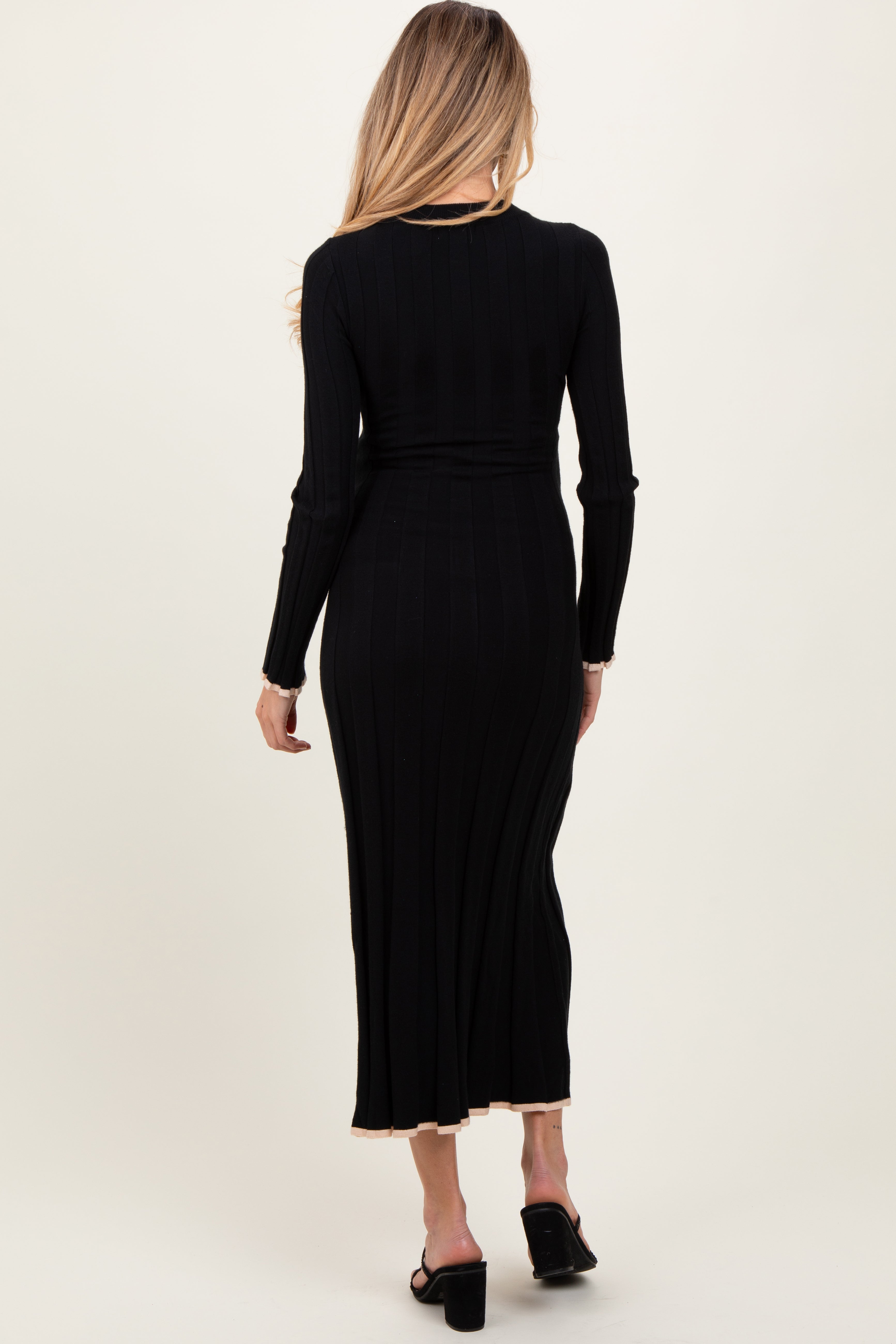 Schwarzes Umstands-Pulloverkleid aus Rippstrick in Maxilänge