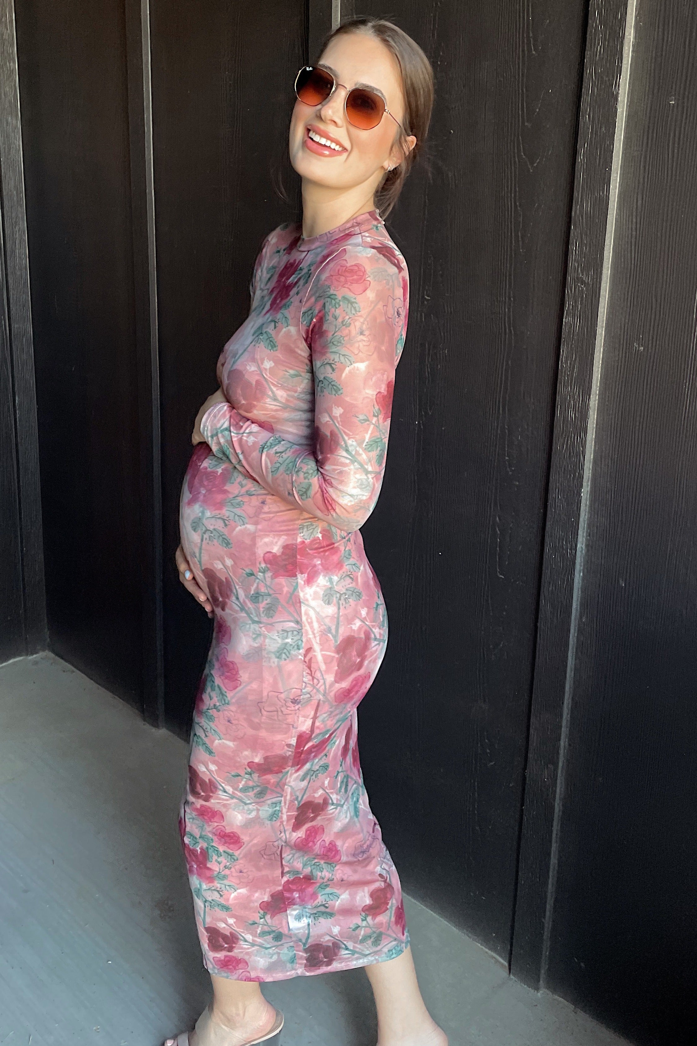 Umstands-Maxikleid mit floralem Print und Mesh-Overlay