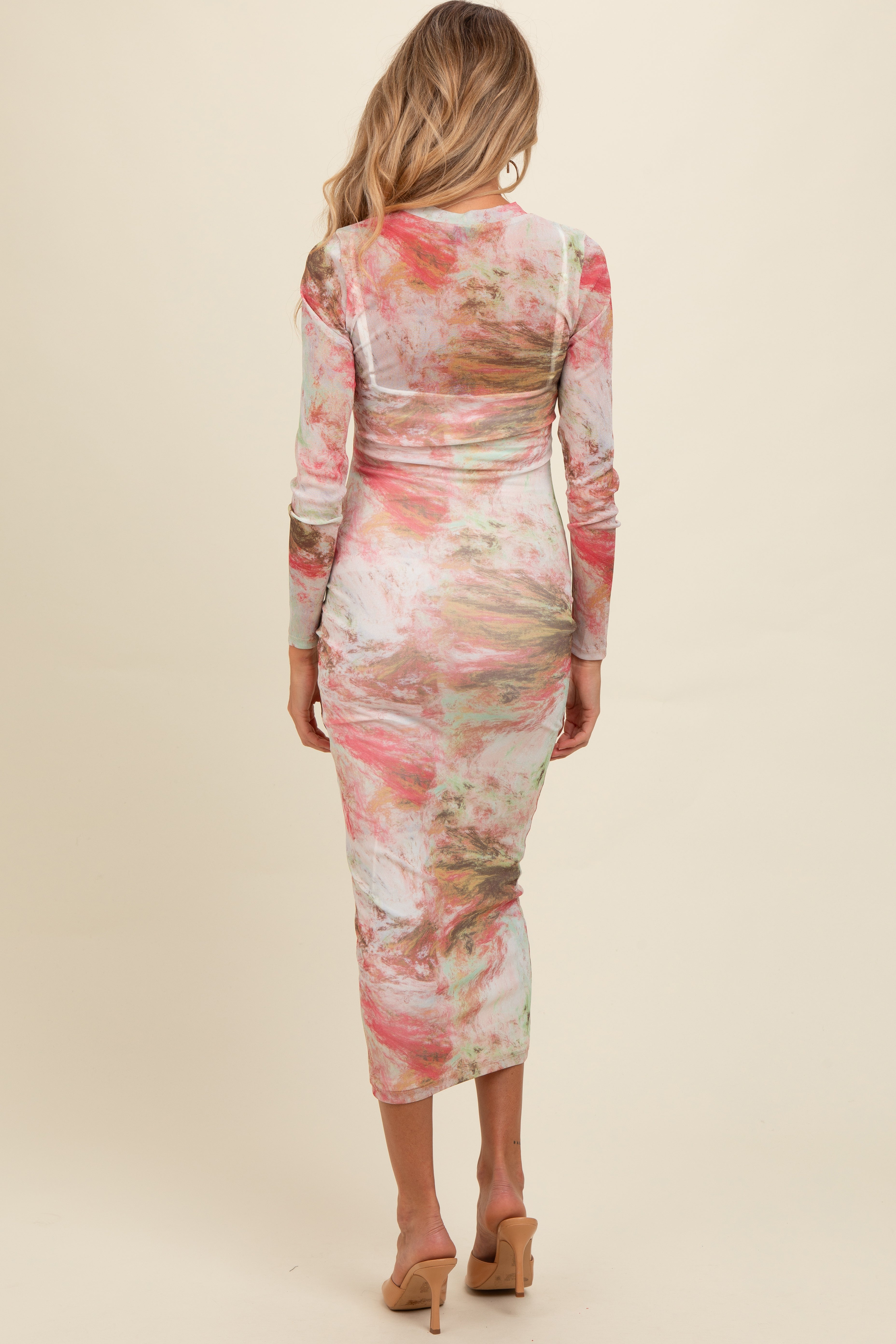 Umstands-Maxikleid mit abstraktem Print und Mesh-Overlay