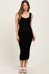 Schwarzes ärmelloses Umstands-Midikleid im Rippstrick mit Muschelsaum