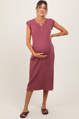 Ärmelloses Umstands-Midikleid aus Rippstrick mit Knopfleiste