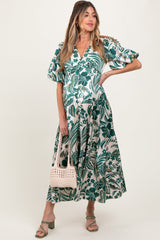 Umstands-Maxikleid aus Satin mit floralem Resort-Print und Knopfleiste