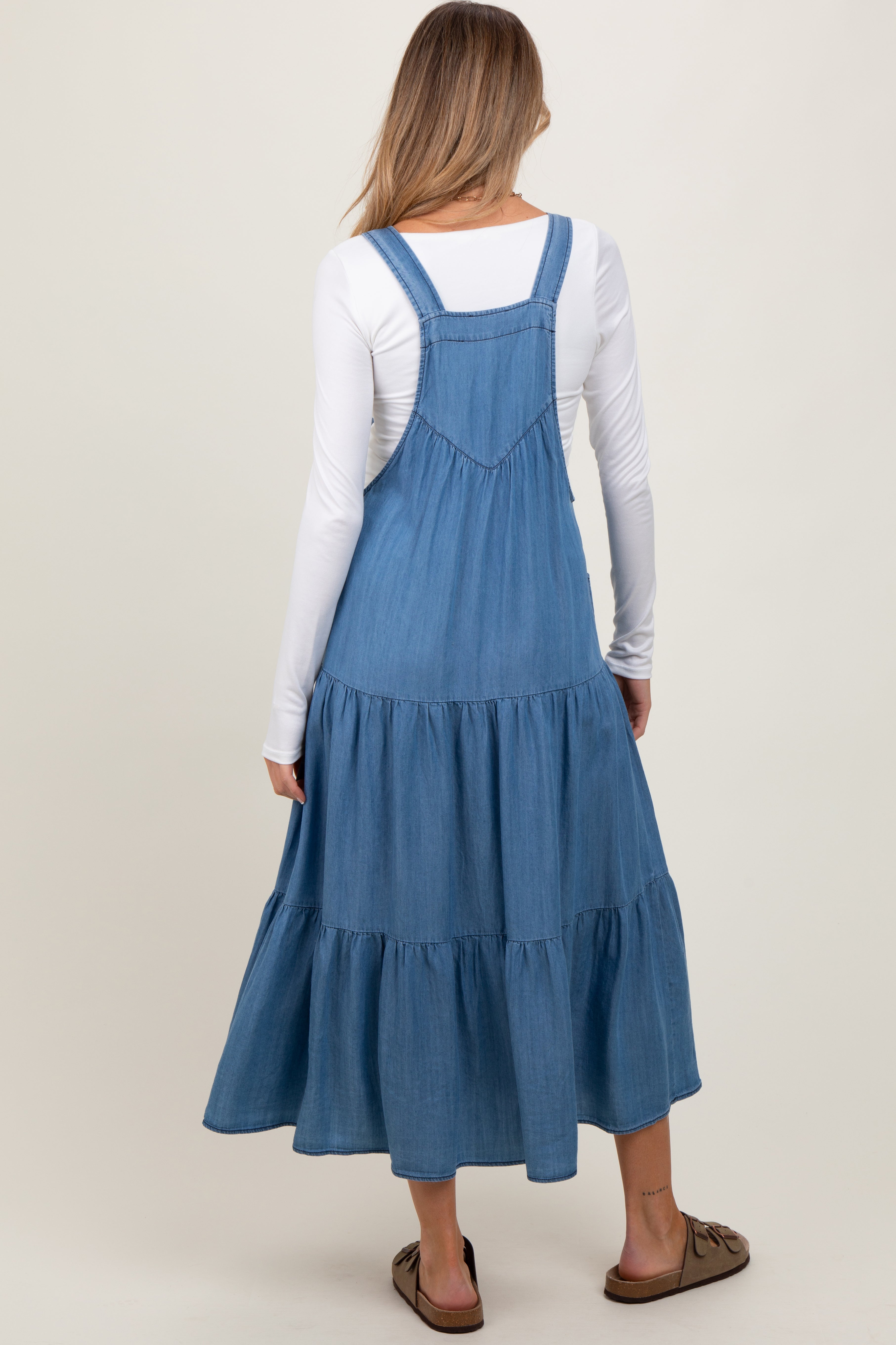Umstands-Midikleid in Blau aus Chambray im Latzhosen-Stil mit Stufenrock