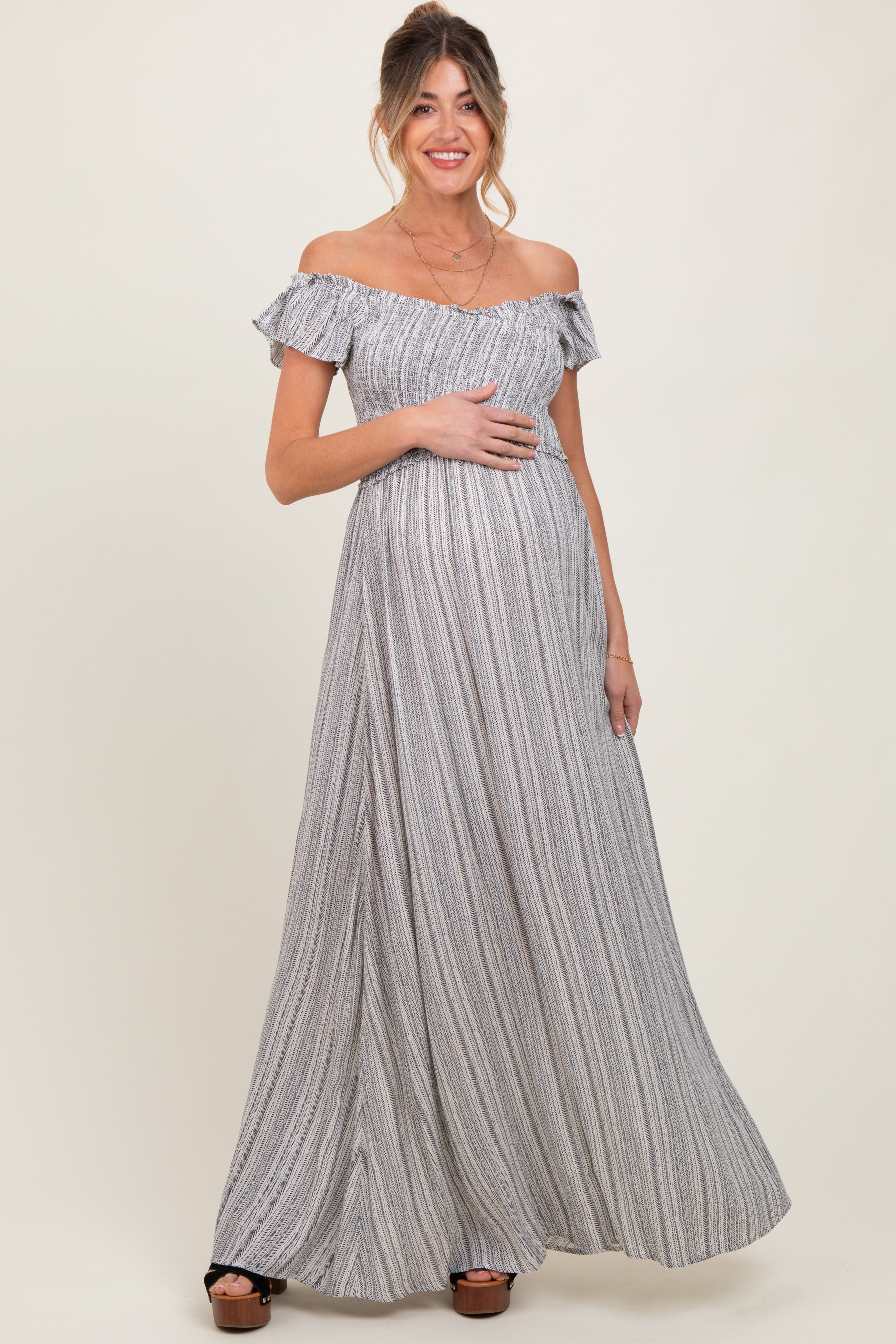 Schwarzes, gewebtes Umstands-Maxikleid mit gesmoktem Oberteil