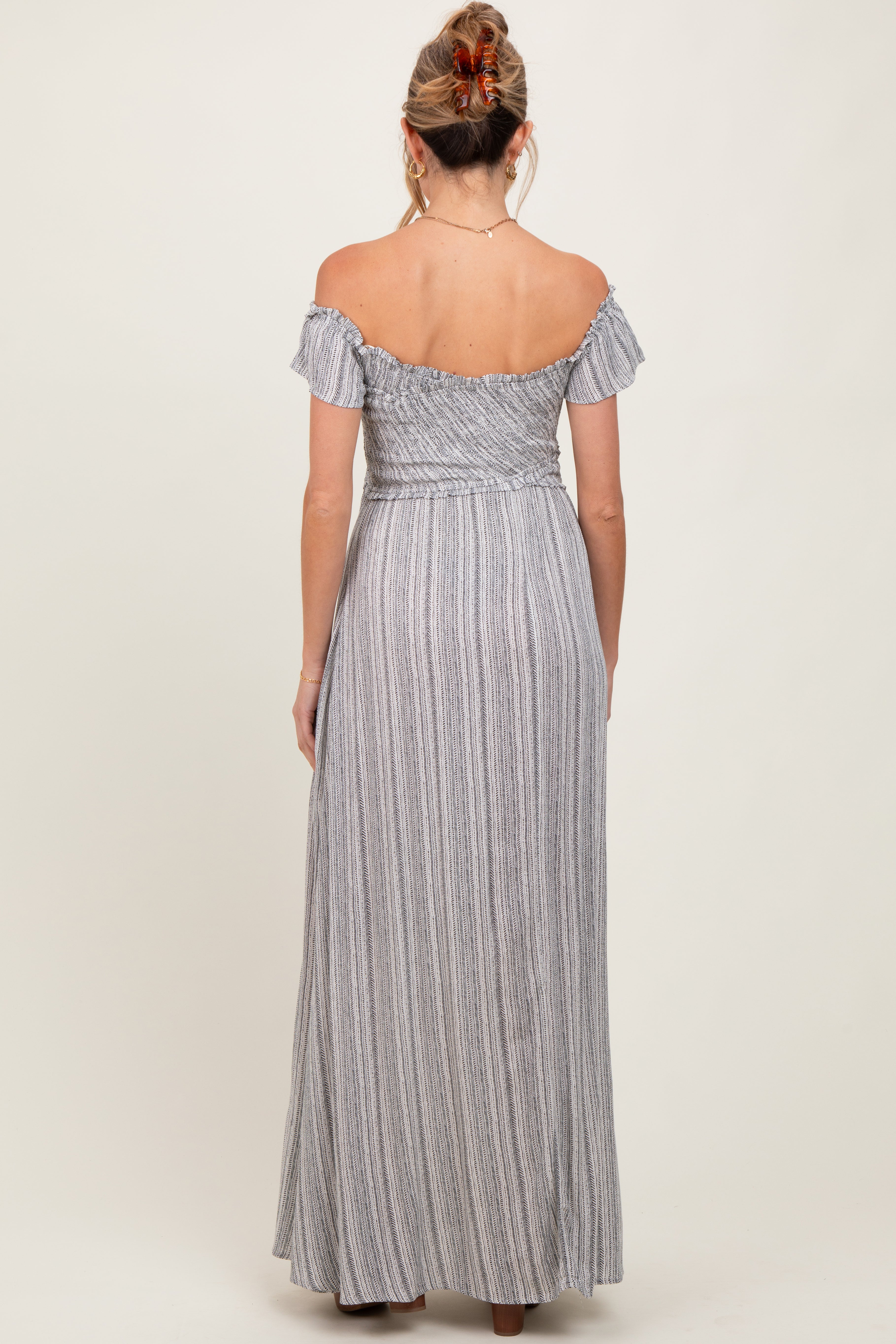 Schwarzes, gewebtes Umstands-Maxikleid mit gesmoktem Oberteil