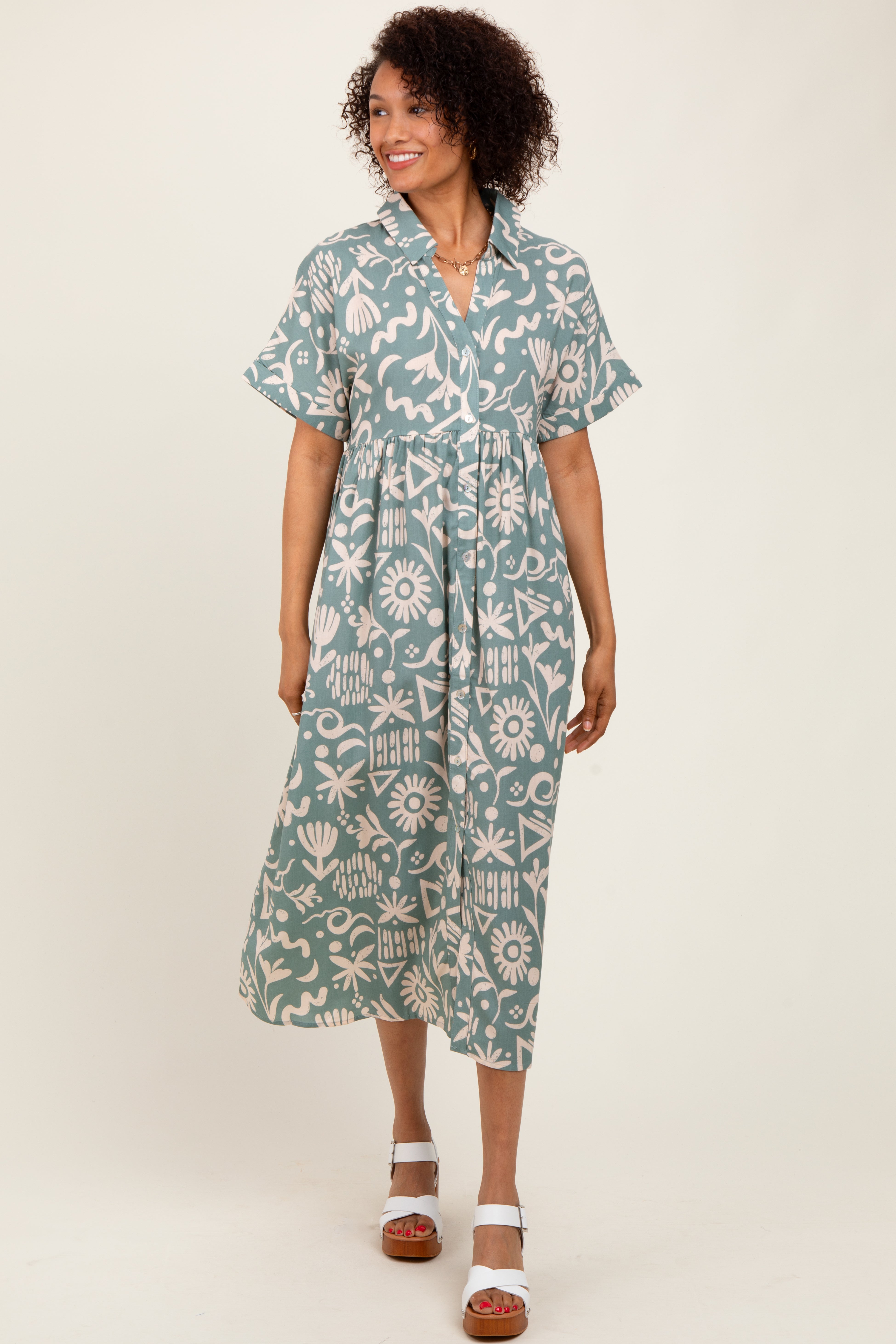 Mintgrünes Umstands-Midikleid im Hemdblusenstil mit abstraktem Blumenmuster