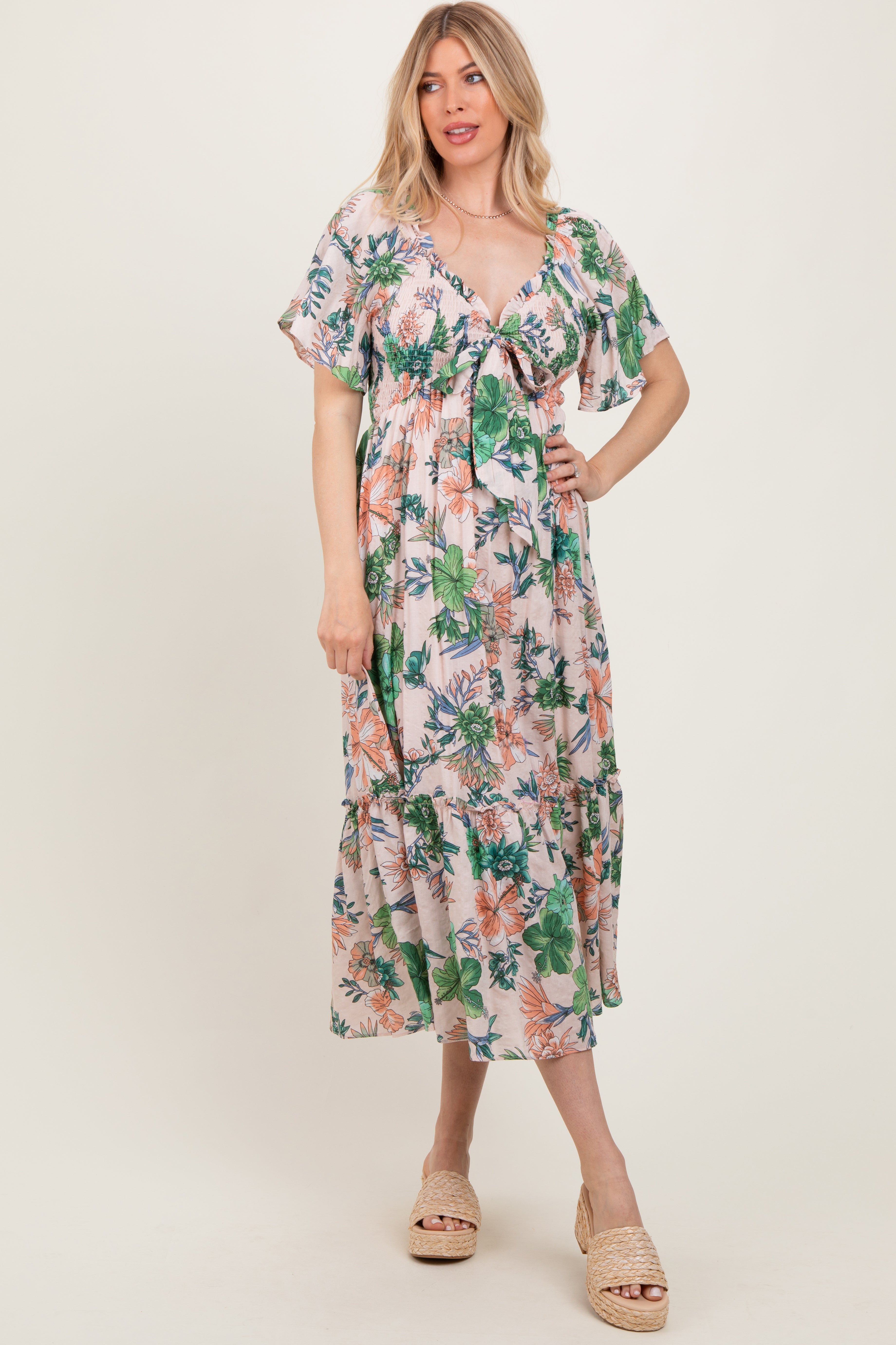Zartrosa Umstands-Midikleid aus Webstoff mit Blumenmuster
