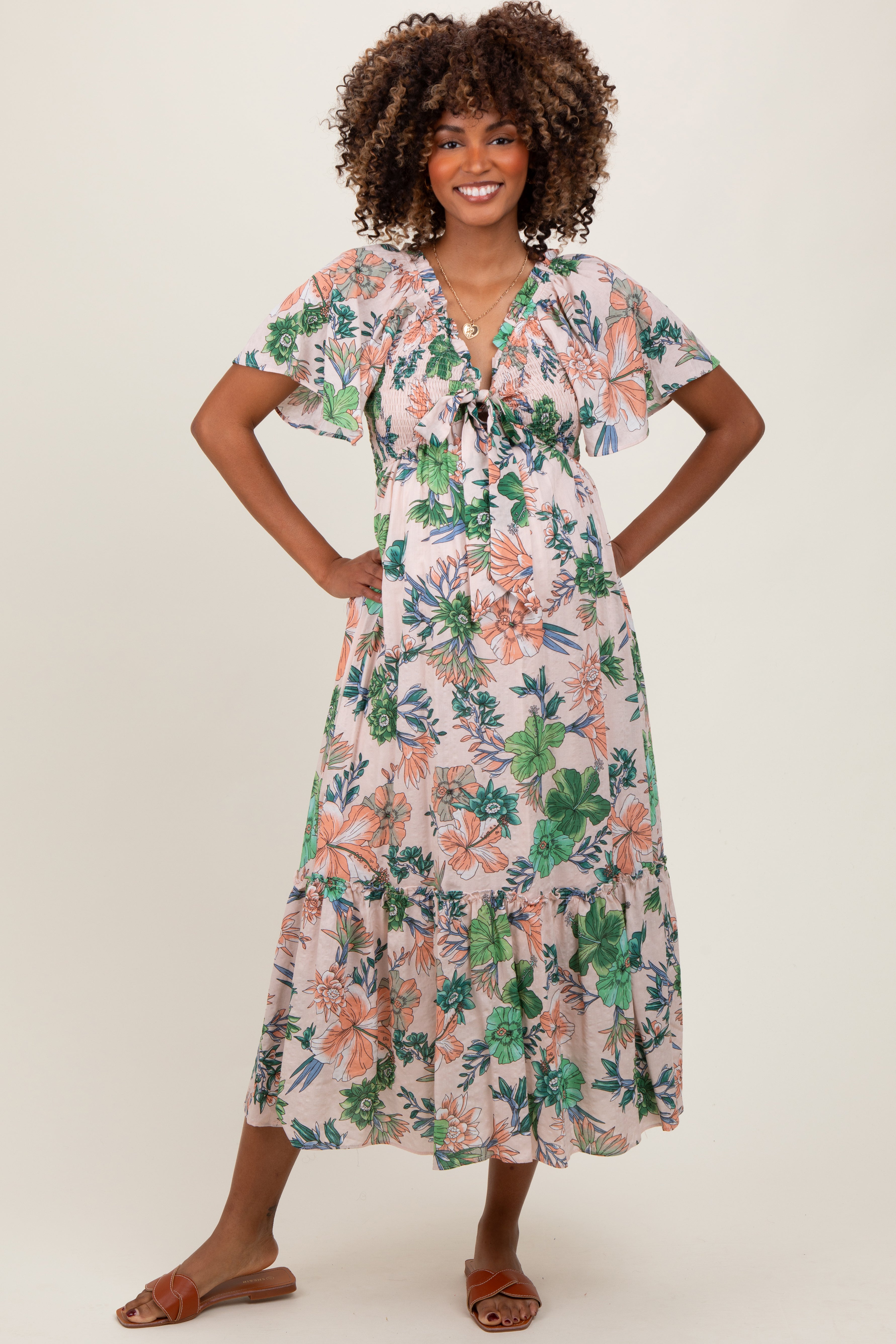Zartrosa Umstands-Midikleid aus Webstoff mit Blumenmuster