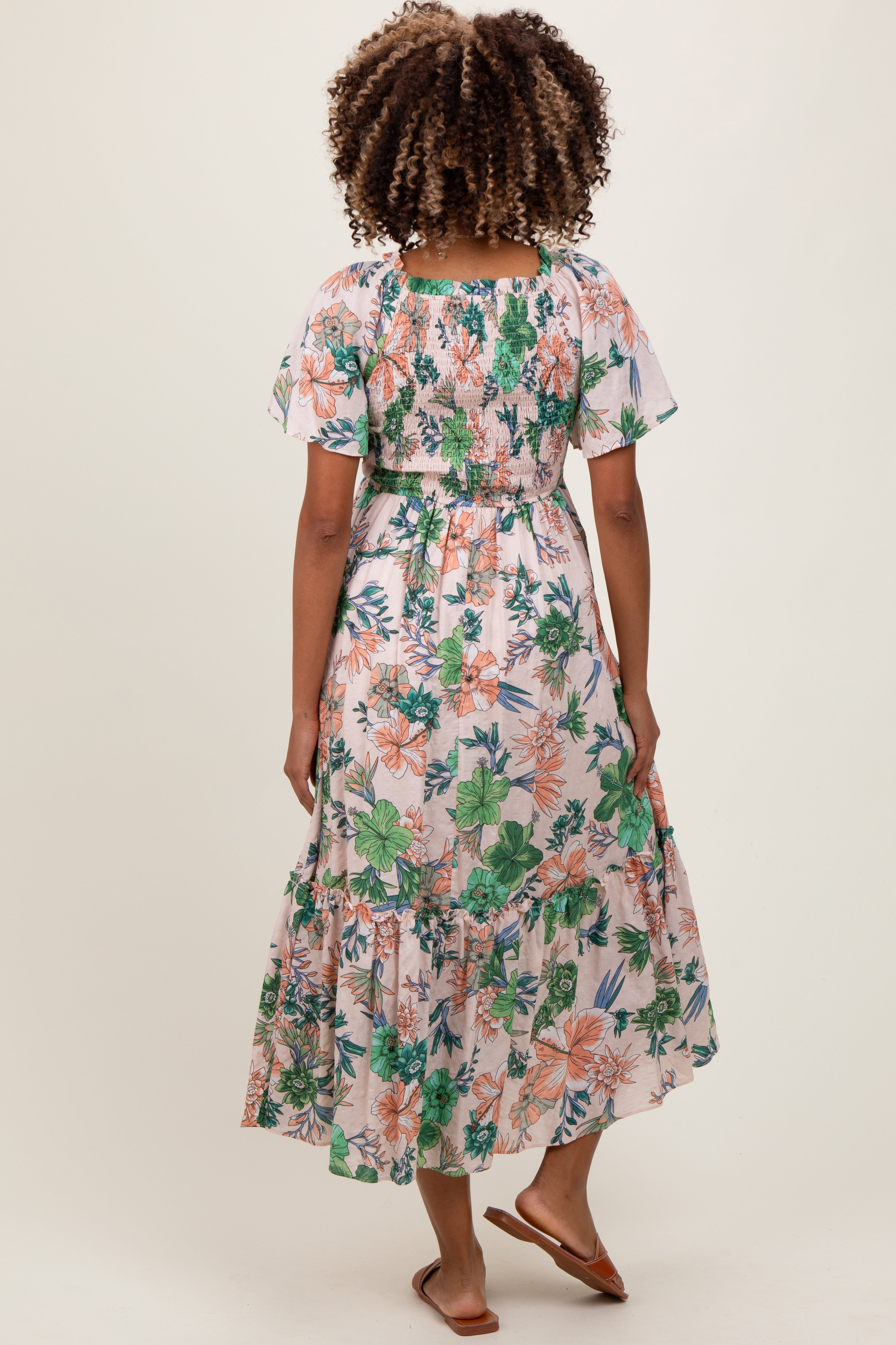 Zartrosa Umstands-Midikleid aus Webstoff mit Blumenmuster