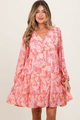 Geblümtes Umstands-Kleid in Rosa aus Chiffon im Babydoll-Stil mit langen Ärmeln