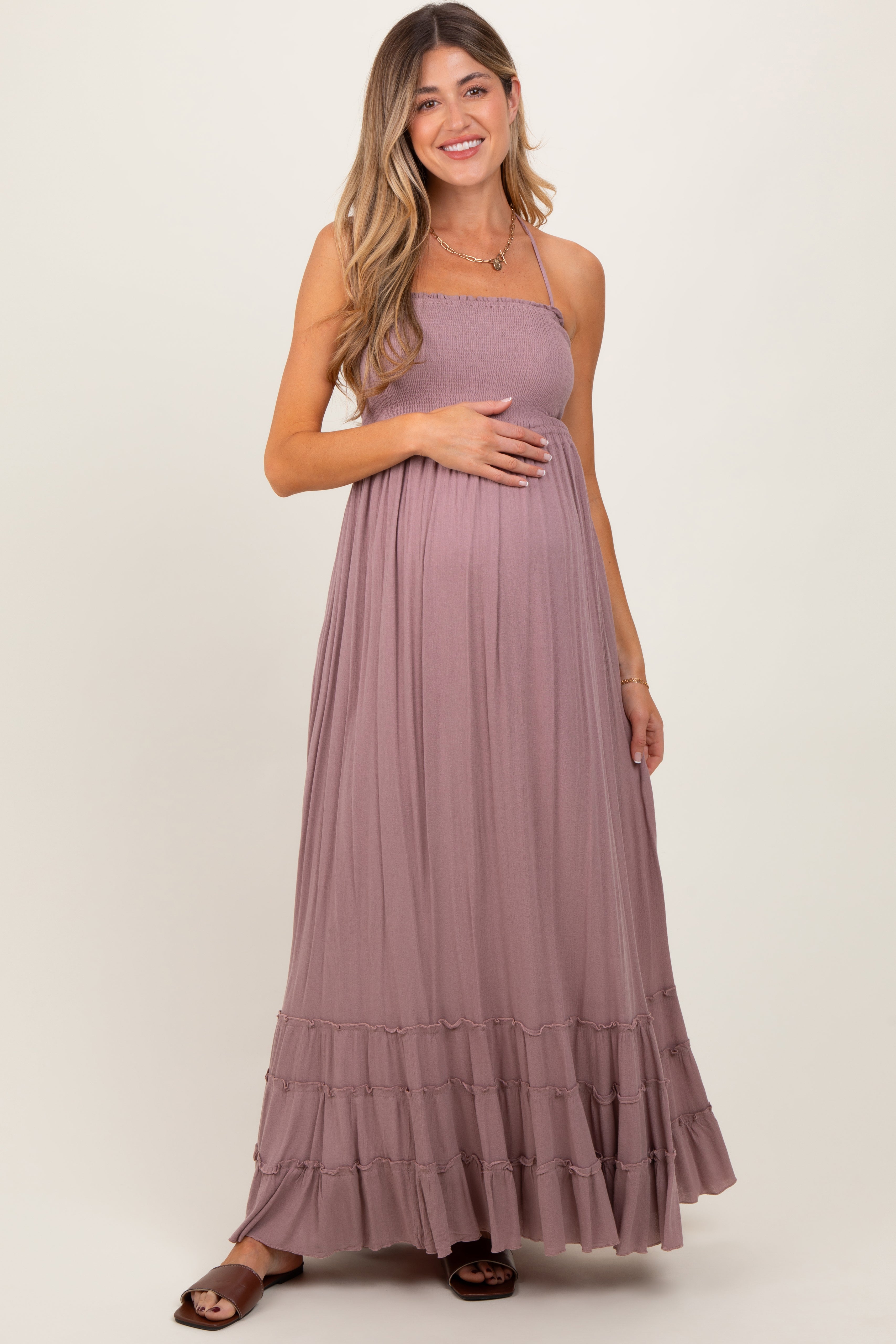 Mauvefarbenes Umstands-Maxikleid aus gesmoktem Webstoff