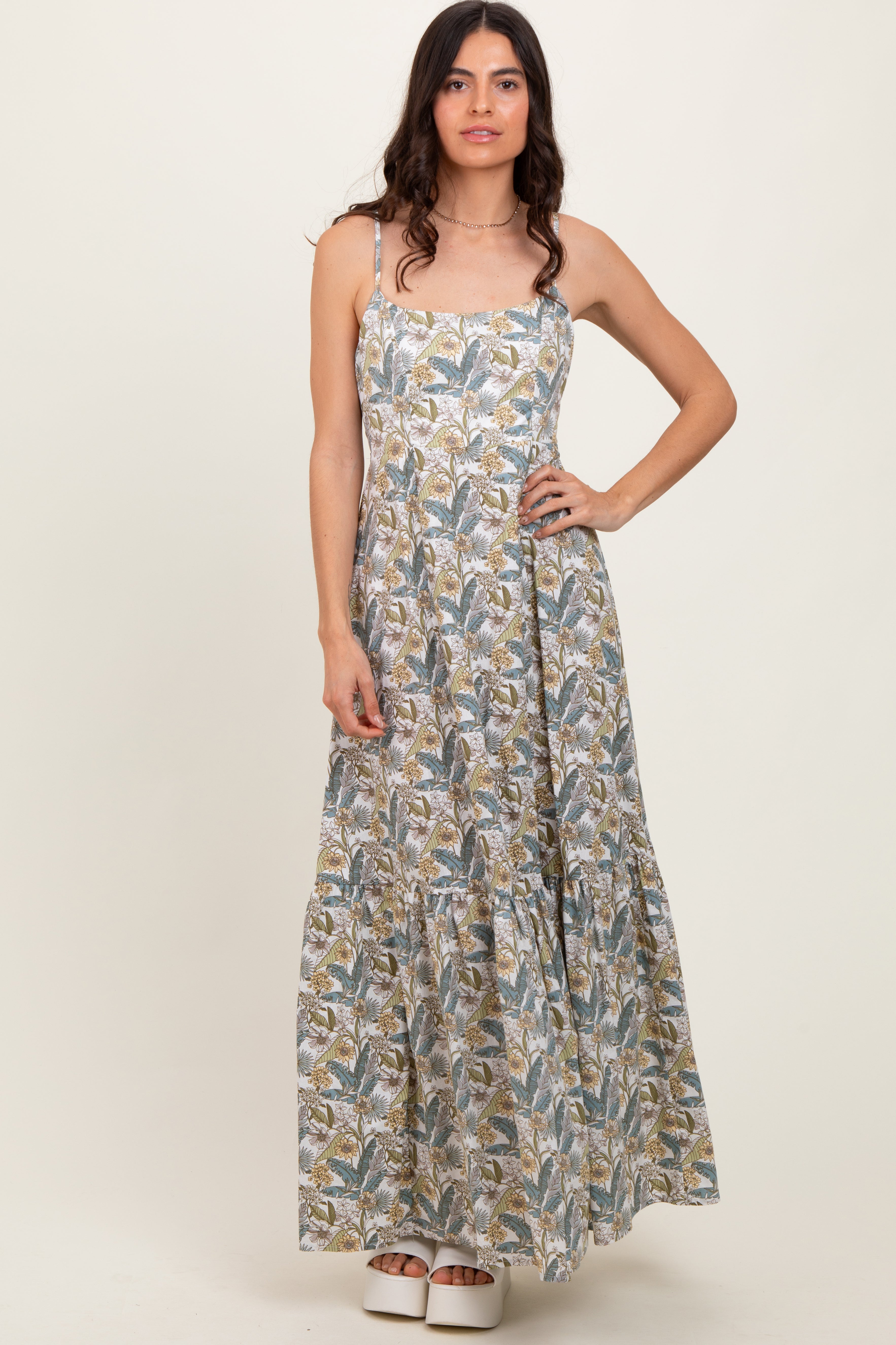Weißes Umstands-Maxikleid mit Blumenmuster, Rückenbindung und Cut-out