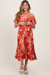 Umstands-Midikleid mit Pinselstrich-Print und Cut-out
