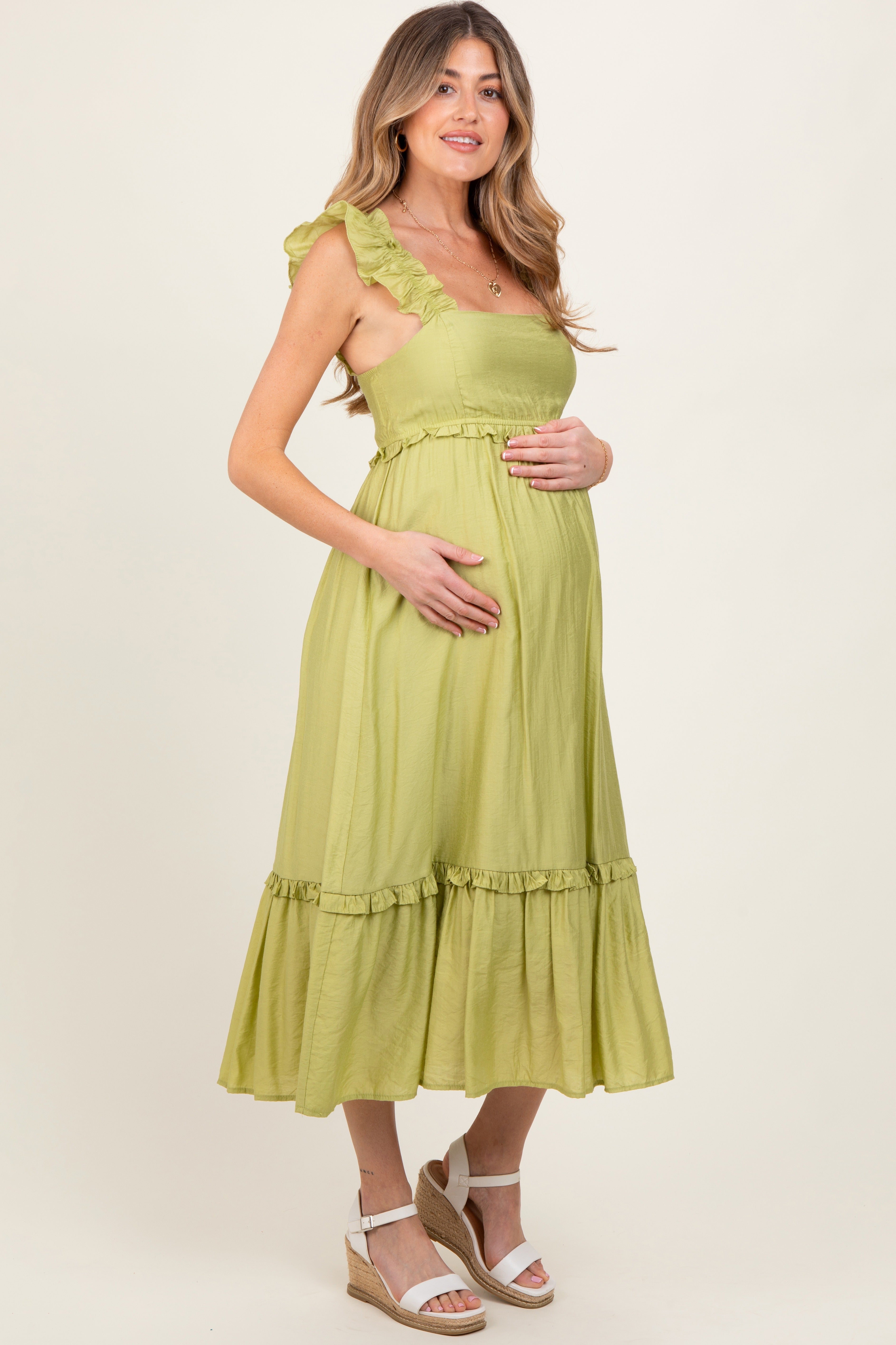 Umstands-Midikleid mit Rüschenträgern und eckigem Ausschnitt in Limette