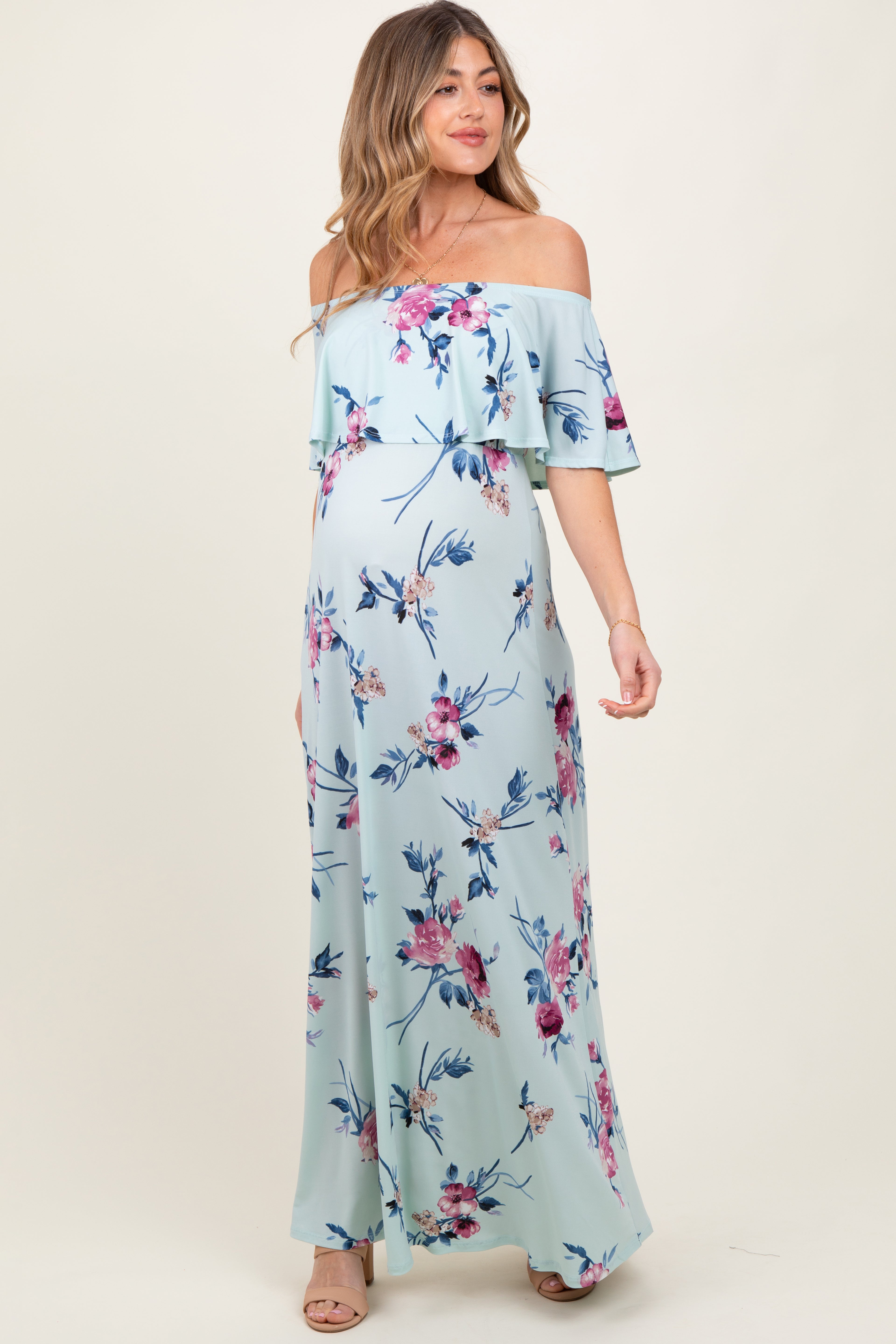 Schulterfreies Umstands-Maxikleid mit Blumenmuster und Rüschen in Mint