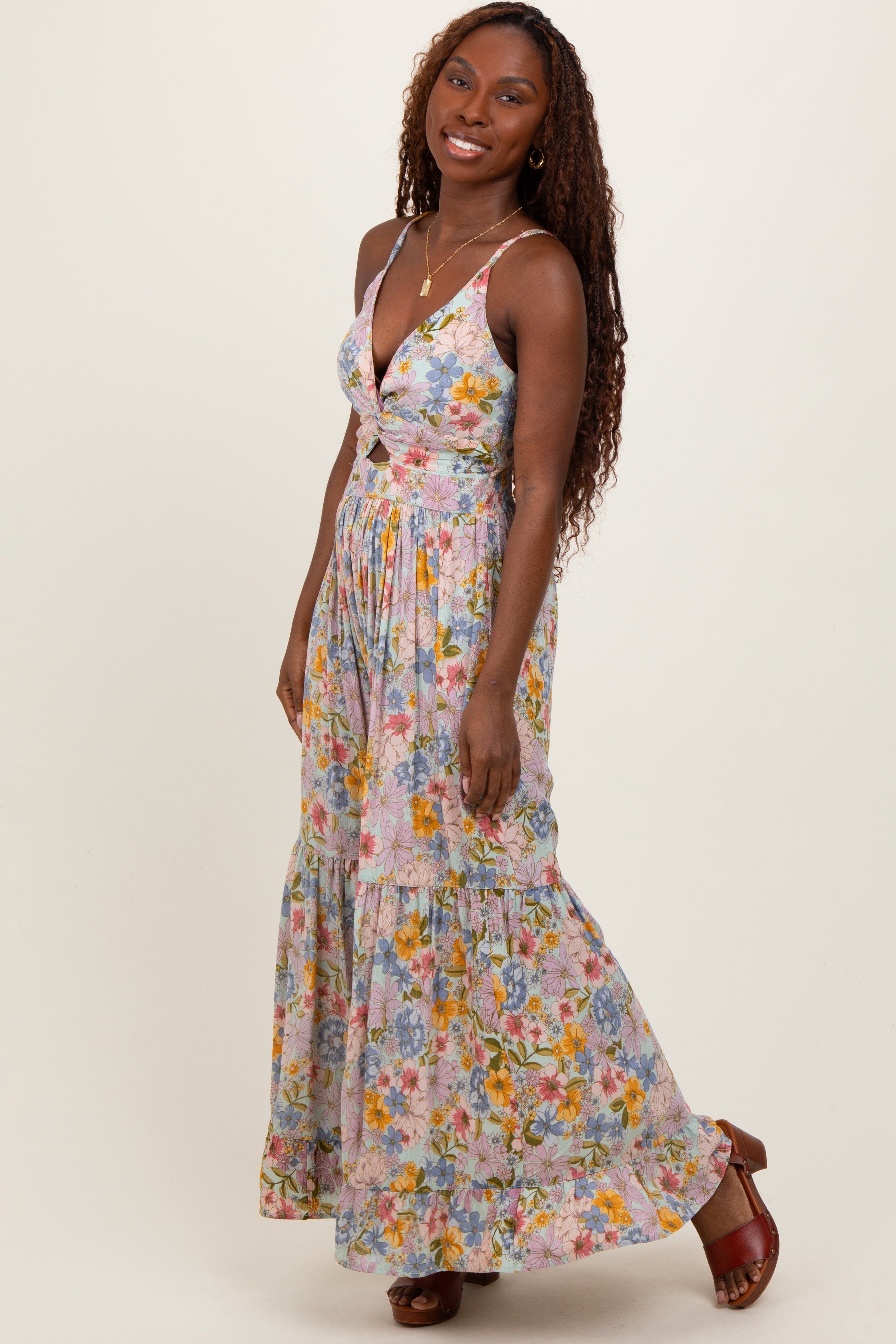 Mintgrünes Umstands-Maxikleid mit Blumenmuster, Twist-Detail und Cut-out