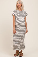 Schwarzes gestreiftes Umstands-Midikleid im T-Shirt-Stil