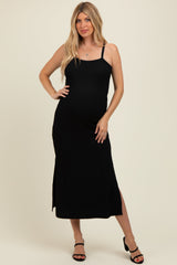 Umstands-Maxikleid mit Strukturstreifen und Seitenschlitz