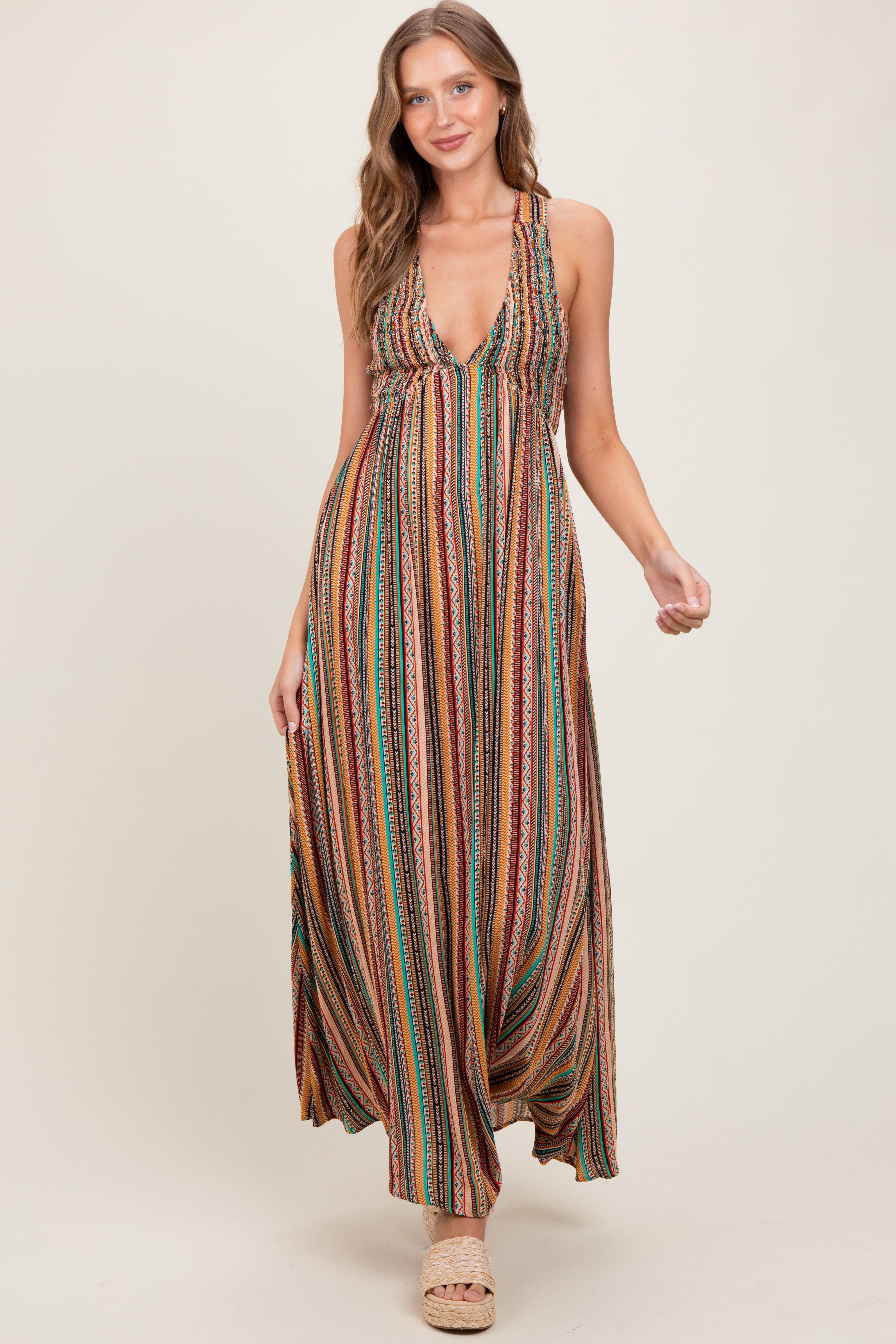 Mehrfarbig bedrucktes Umstands-Maxikleid mit Neckholder, Rückenbindung und Cut-out