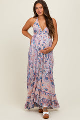 Mauvefarbenes Umstands-Maxikleid mit Paisleymuster, Neckholder-V-Ausschnitt und Cut-out