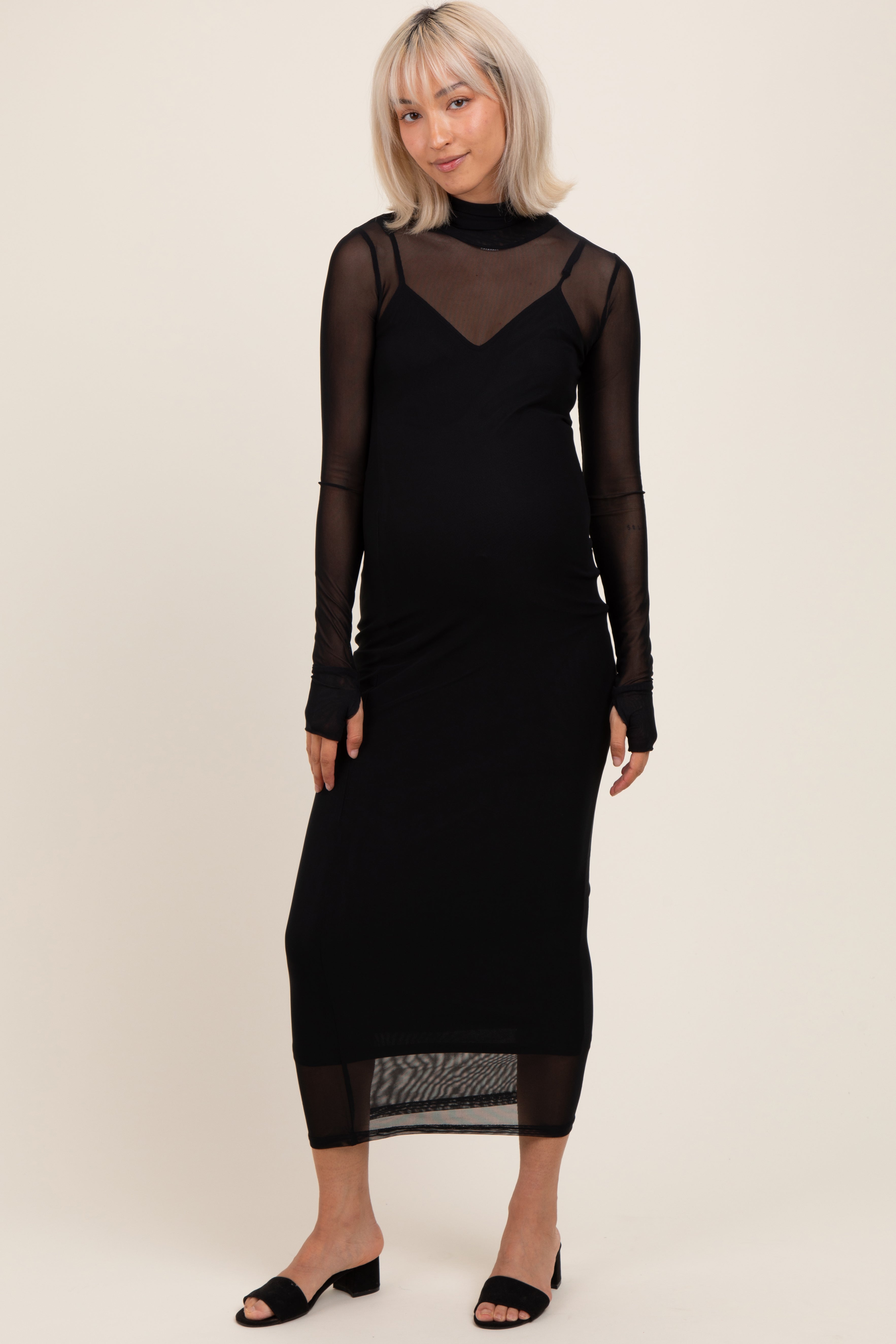 Schwarzes Umstands-Maxikleid mit Mesh-Overlay und langen Ärmeln