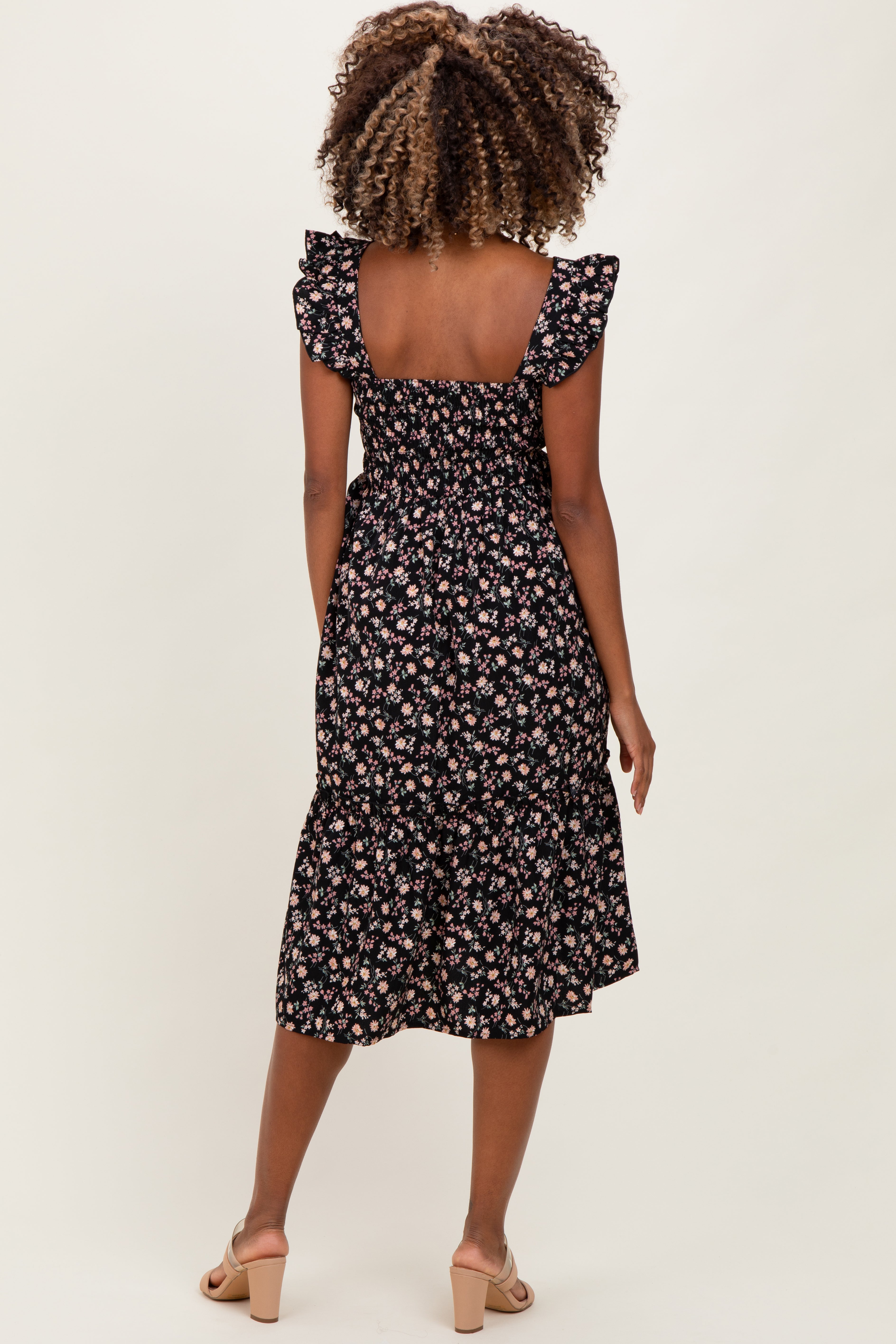 Schwarzes florales Umstands-Midikleid mit Smok-Einsatz und Rüschenträgern