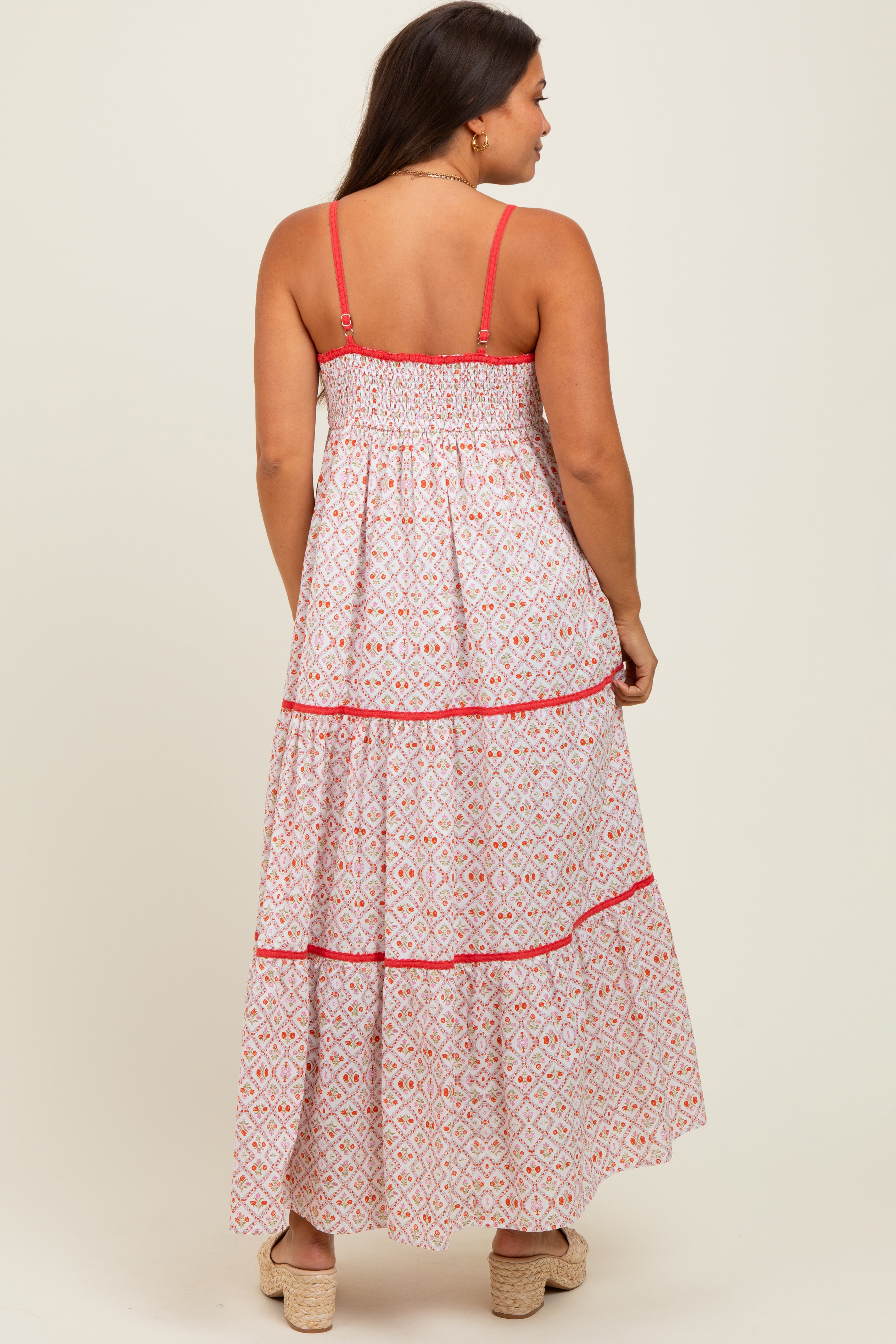 Korallenfarbenes Umstands-Maxikleid aus Baumwolle mit Blumenmuster