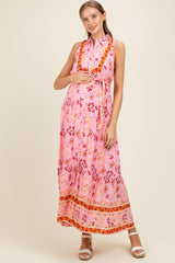 Umstands-Maxikleid mit Bordürendruck, Kragen und Knopfleiste in Rosa